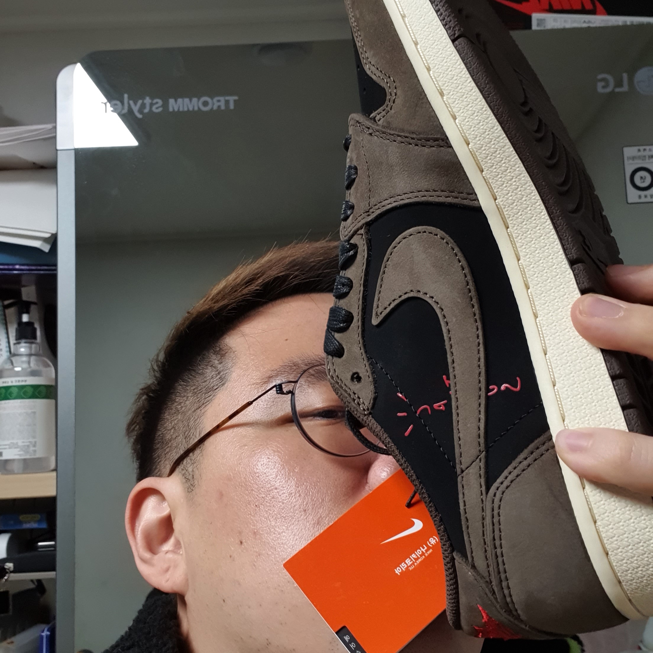 Jordan 1 x Travis Scott Retro Low OG SP Mocha 착용 스타일