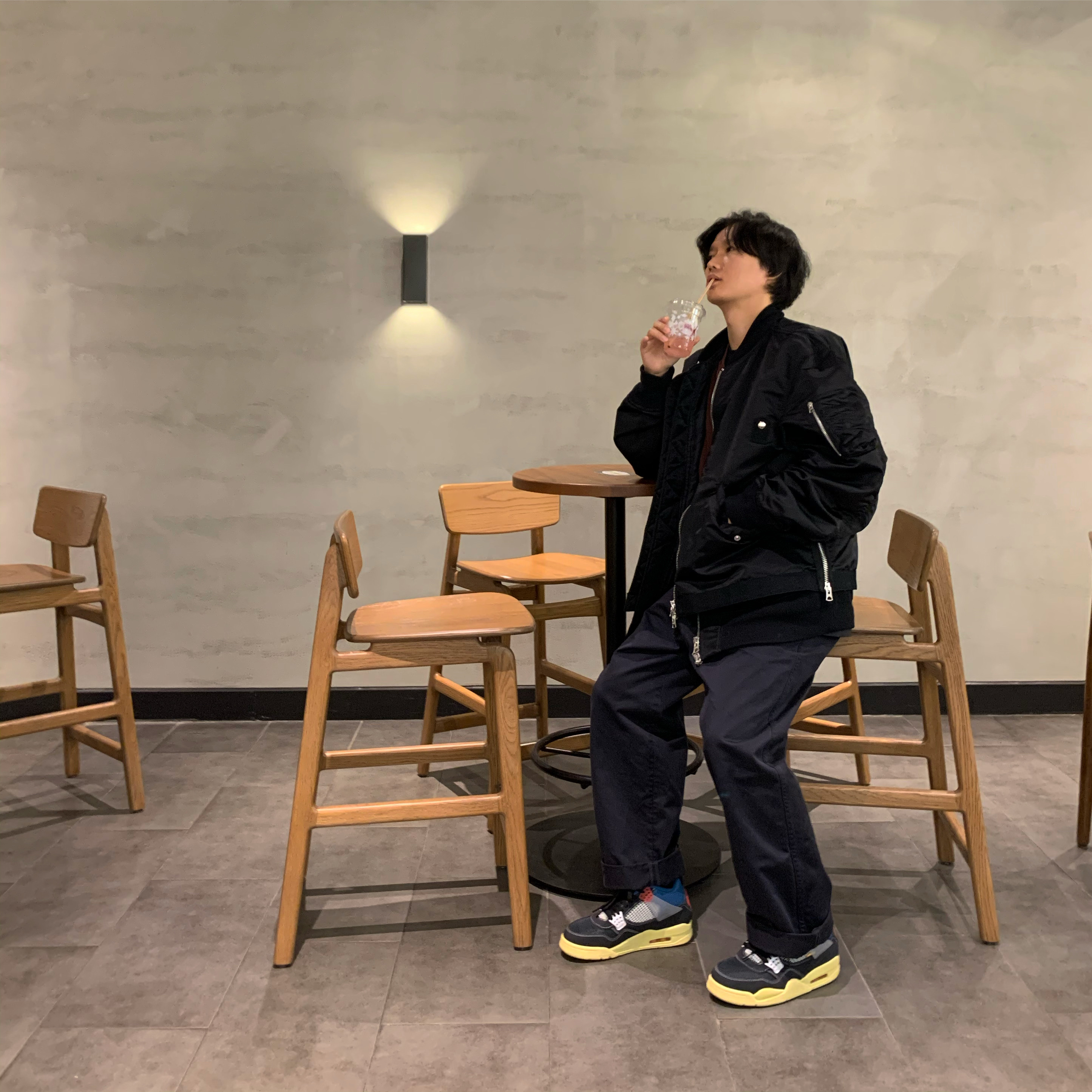 Jordan 4 x Union Retro Off Noir 착용 스타일