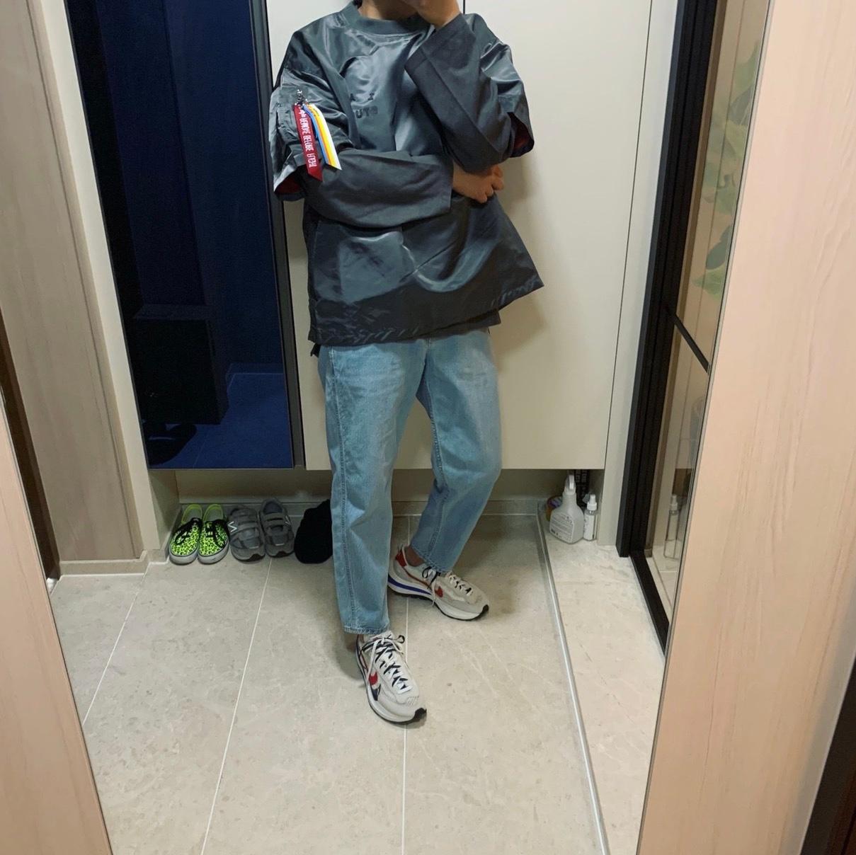 Nike x Sacai VaporWaffle Royal Fuchsia 착용 스타일 - 2