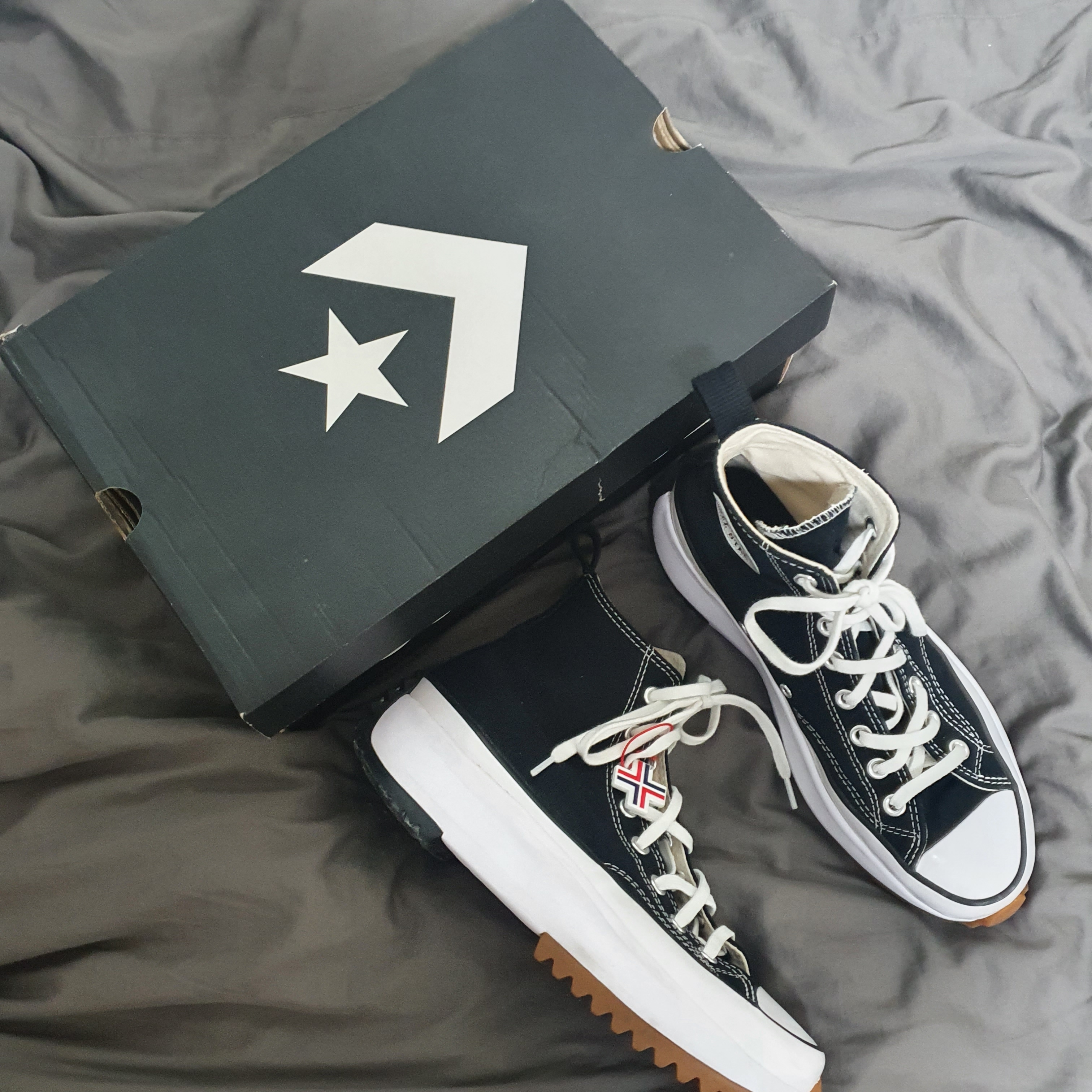 Converse Run Star Hike Hi Black White Gum 착용 스타일