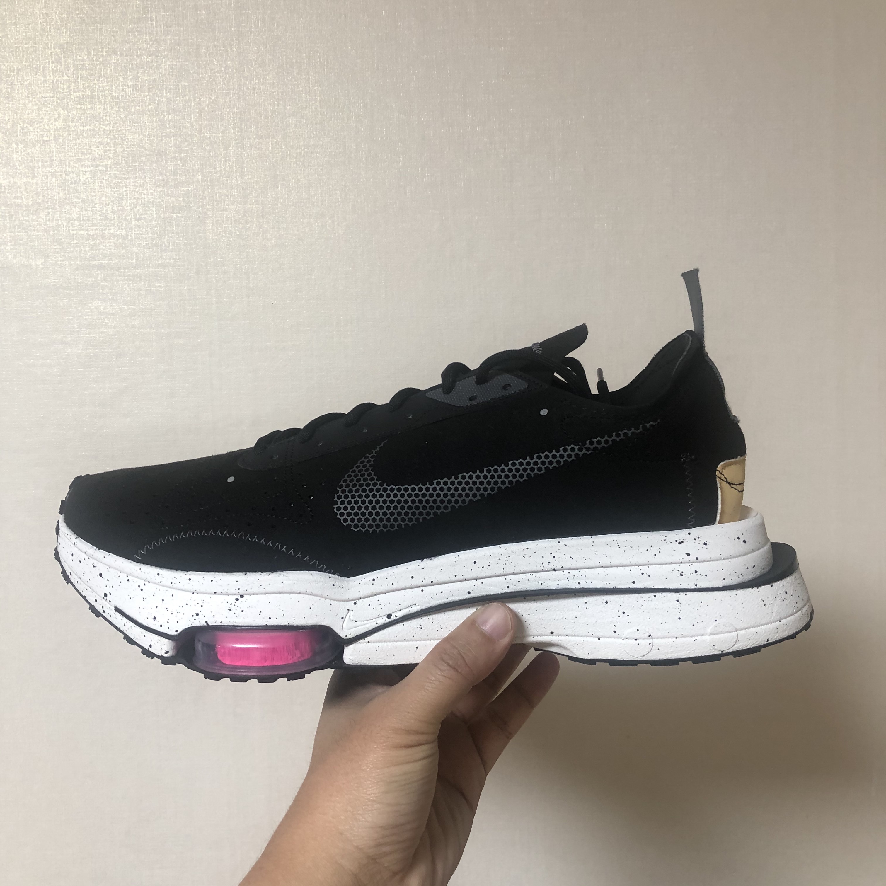 Nike Air Zoom Type Black Hyper Pink 착용 스타일