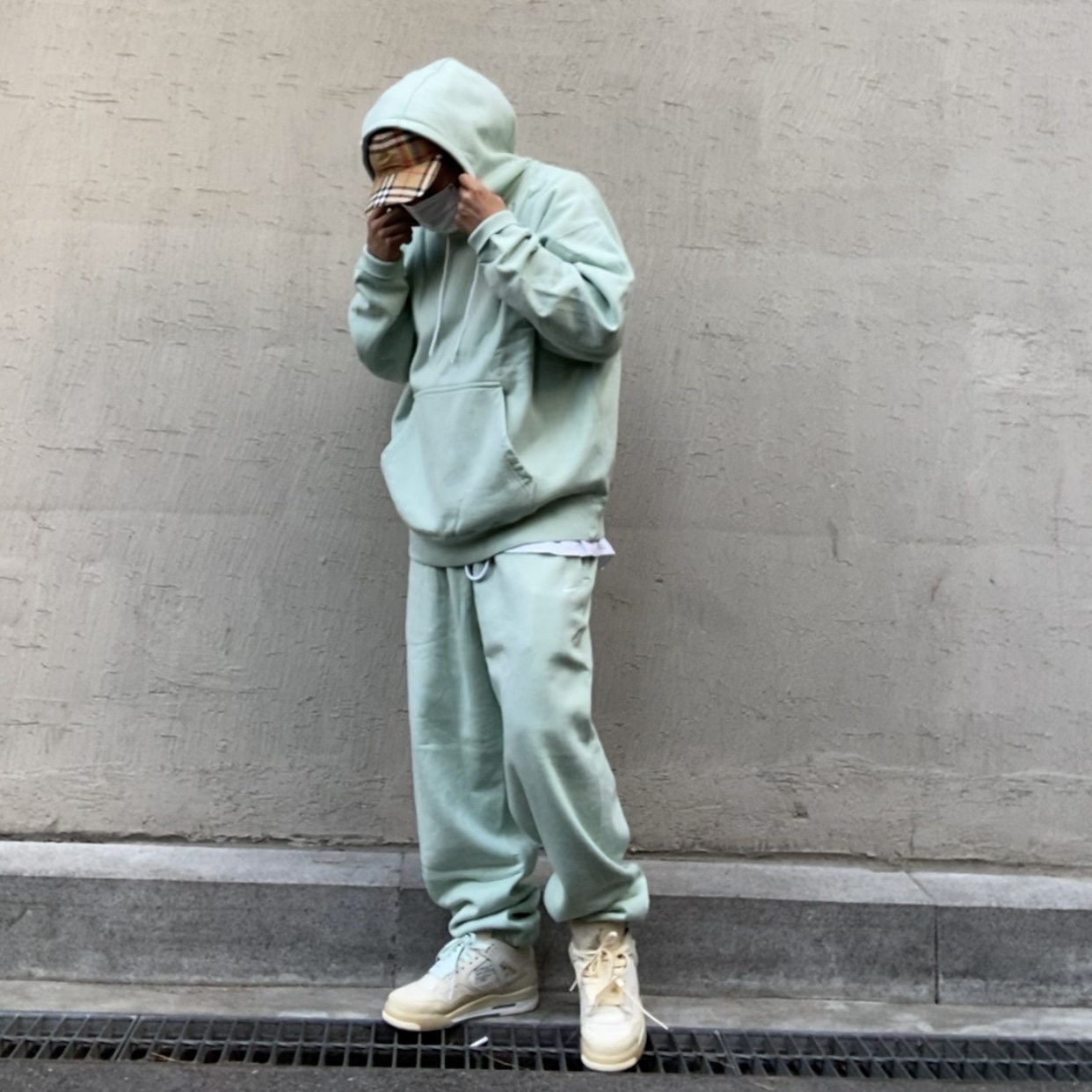 (W) Jordan 4 x Off-White Retro SP Sail 착용 스타일