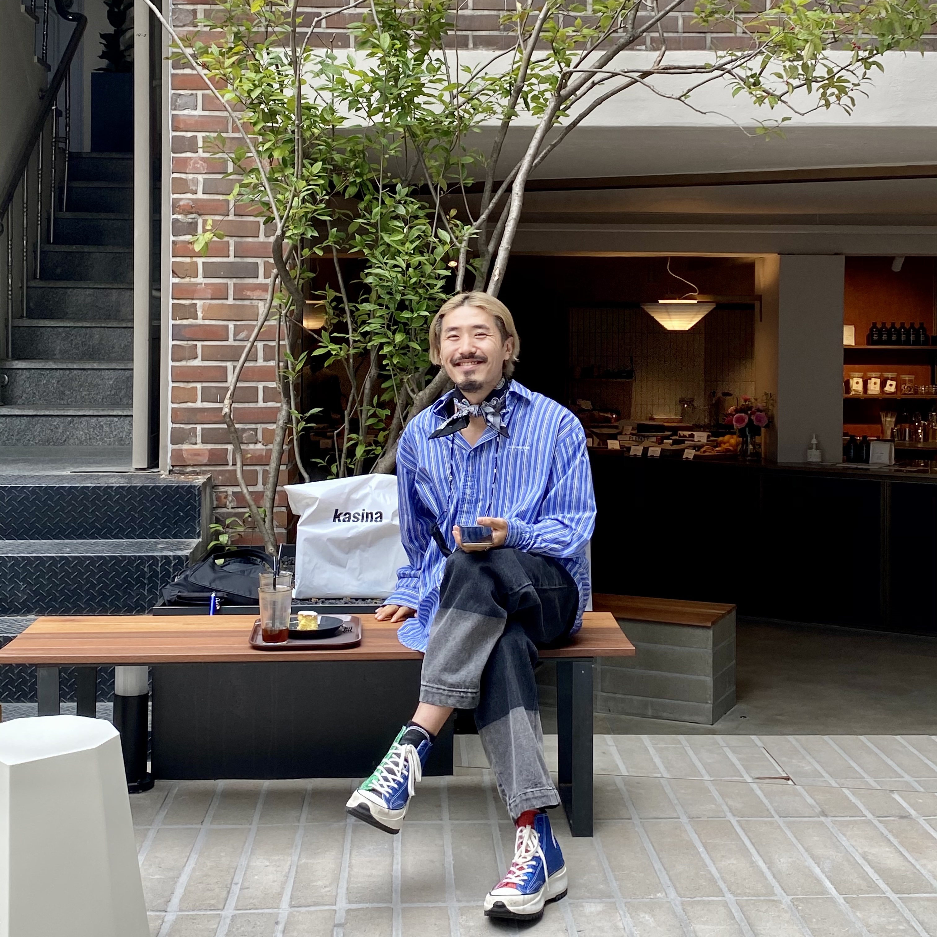 Converse x JW Anderson Run Star Hike Hi Glitter 착용 스타일 - 4