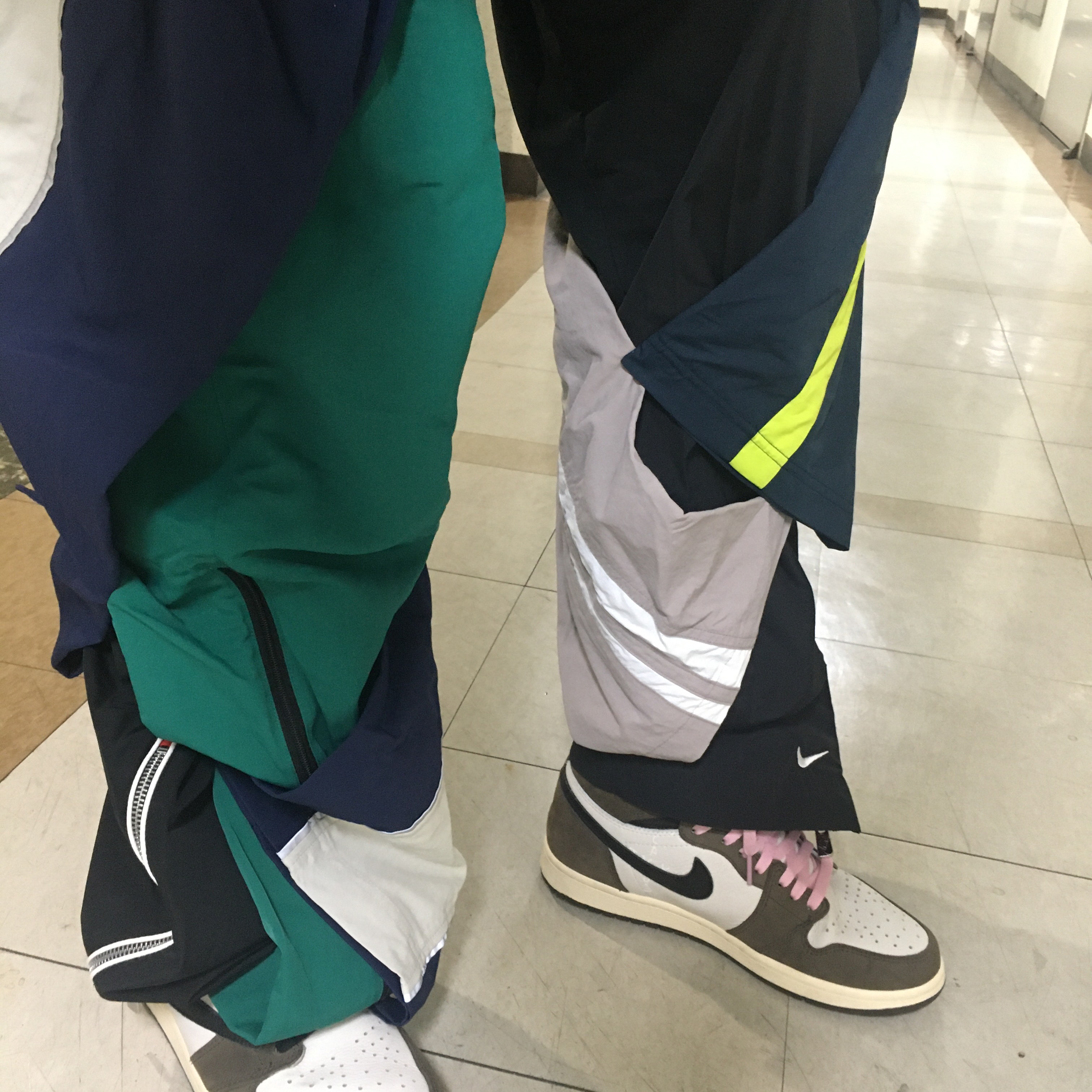 Nike x Off-White Dunk Low Pine Green, Jordan 1 x Travis Scott Retro High OG SP Mocha 착용 스타일 - 2