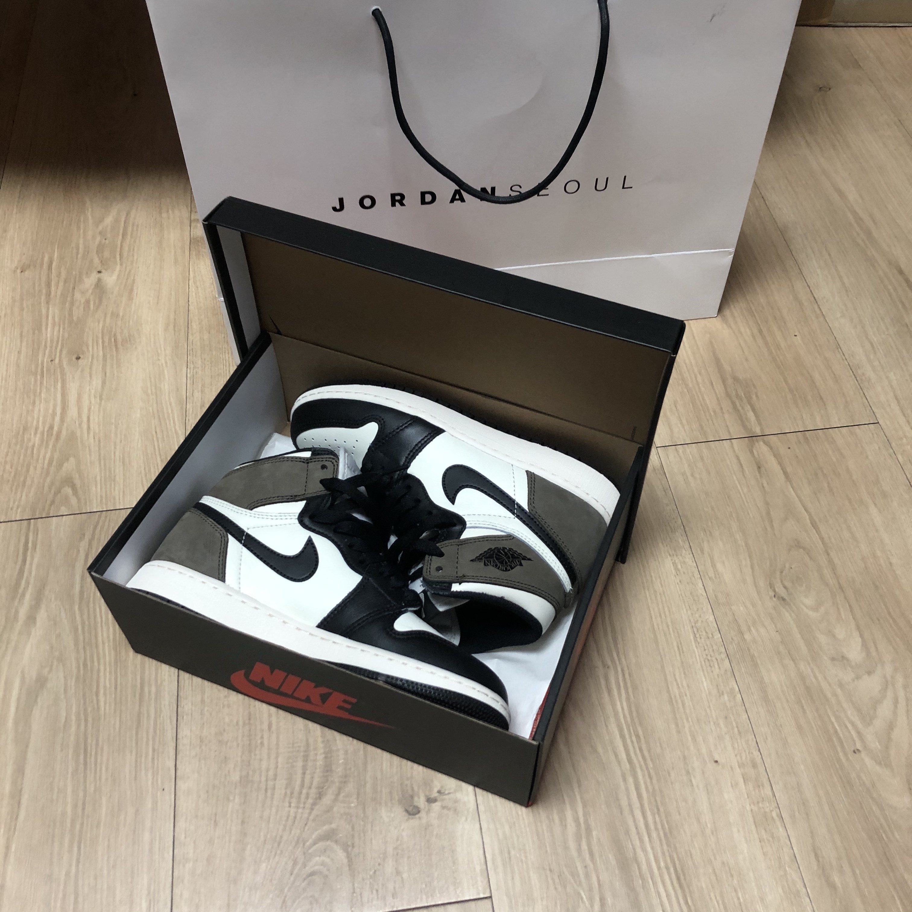 (GS) Jordan 1 Retro High OG Black Mocha, Jordan 1 Retro High OG Black White 2014 착용 스타일 - 2
