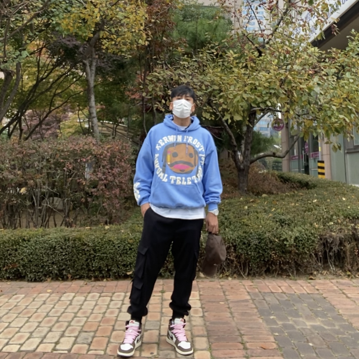 Jordan 1 x Travis Scott Retro High OG SP Mocha 착용 스타일 - 1