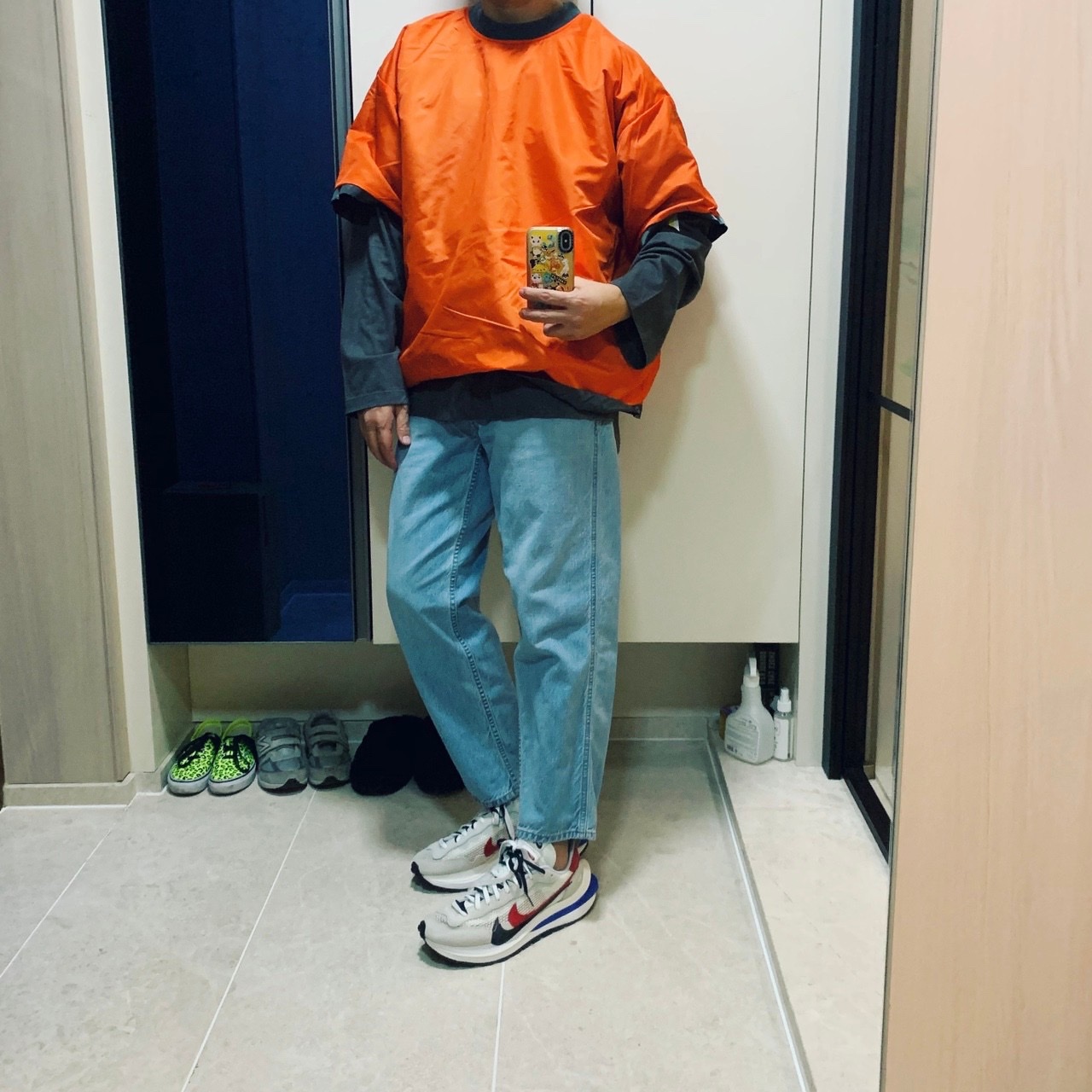 Nike x Sacai VaporWaffle Royal Fuchsia 착용 스타일 - 1