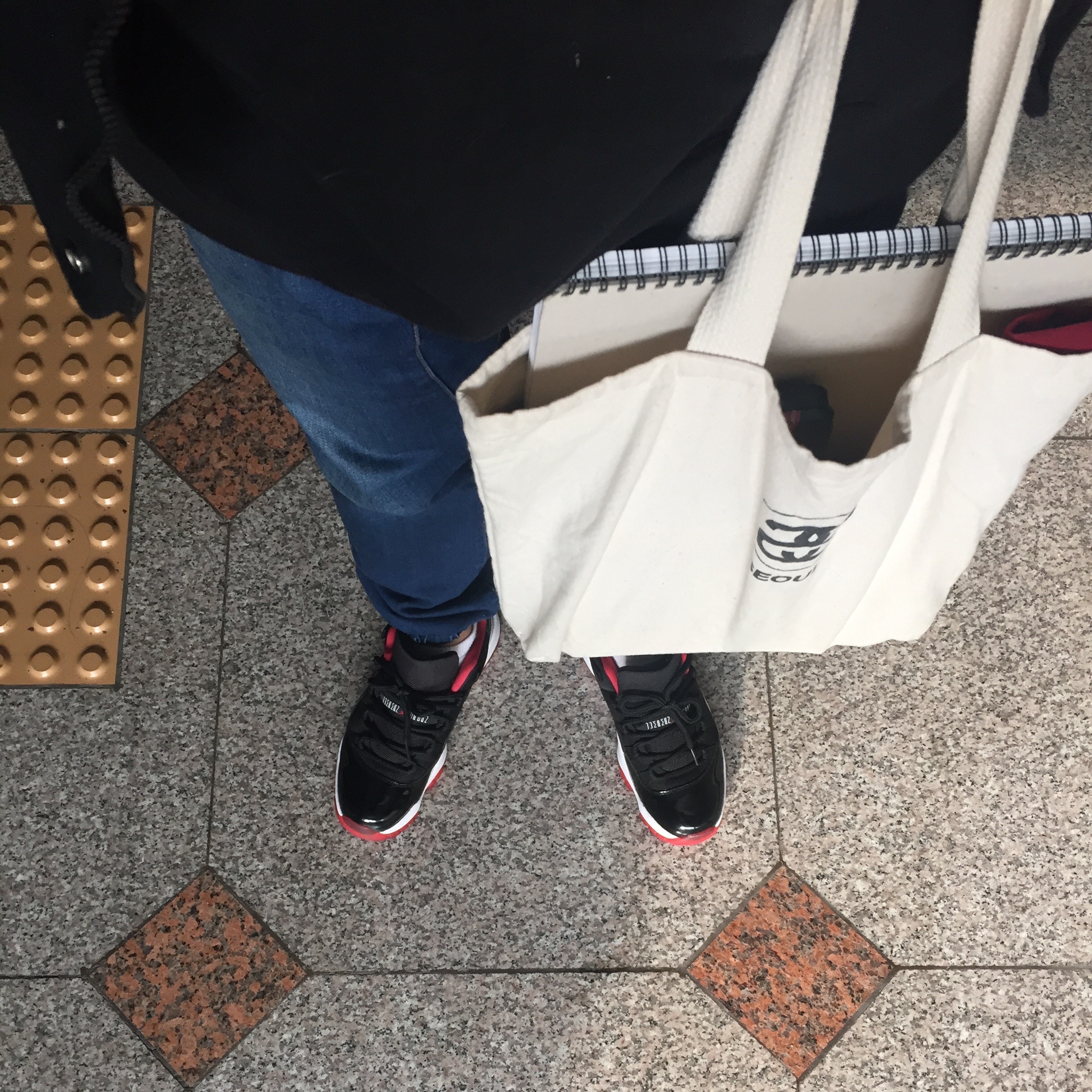 Jordan 11 Retro Low Bred 착용 스타일