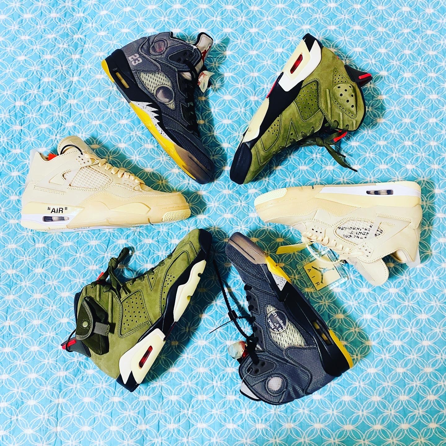 (W) Jordan 4 x Off-White Retro SP Sail, Jordan 6 x Travis Scott Retro Olive 착용 스타일 - 1