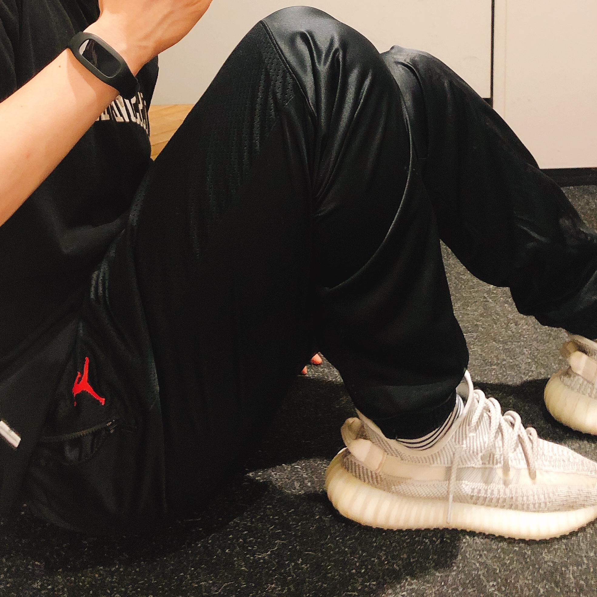 Adidas Yeezy Boost 350 V2 Static - Non-Reflective 2018 착용 스타일