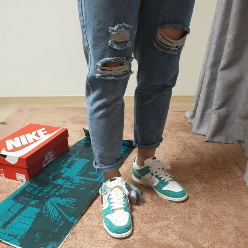 Nike x Kasina Dunk Low Road Sign - Kasina Exclusive 착용 스타일 - 1