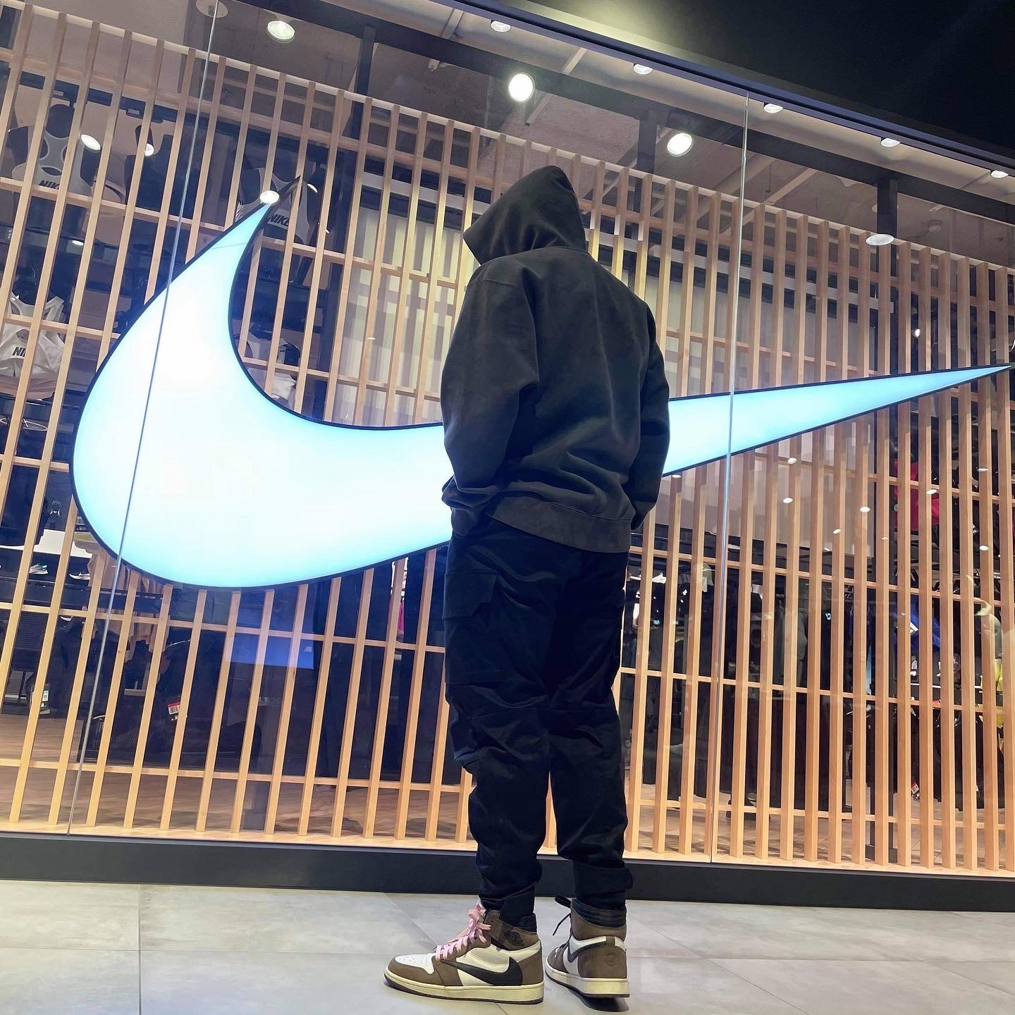 Jordan 1 x Travis Scott Retro High OG SP Mocha 착용 스타일