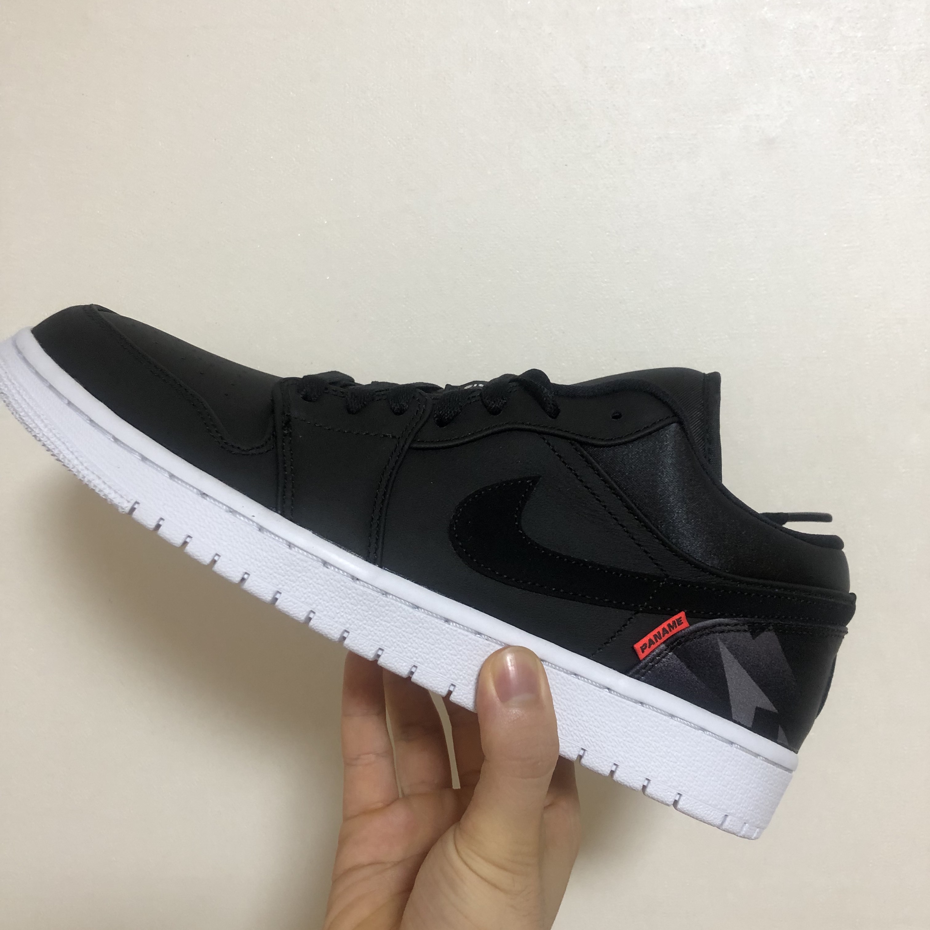 Jordan 1 x Paris Saint-Germain Low Black 착용 스타일