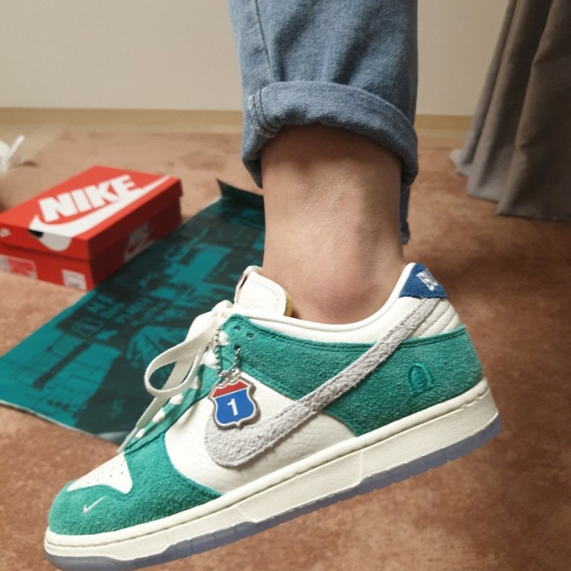 Nike x Kasina Dunk Low Road Sign - Kasina Exclusive 착용 스타일 - 2