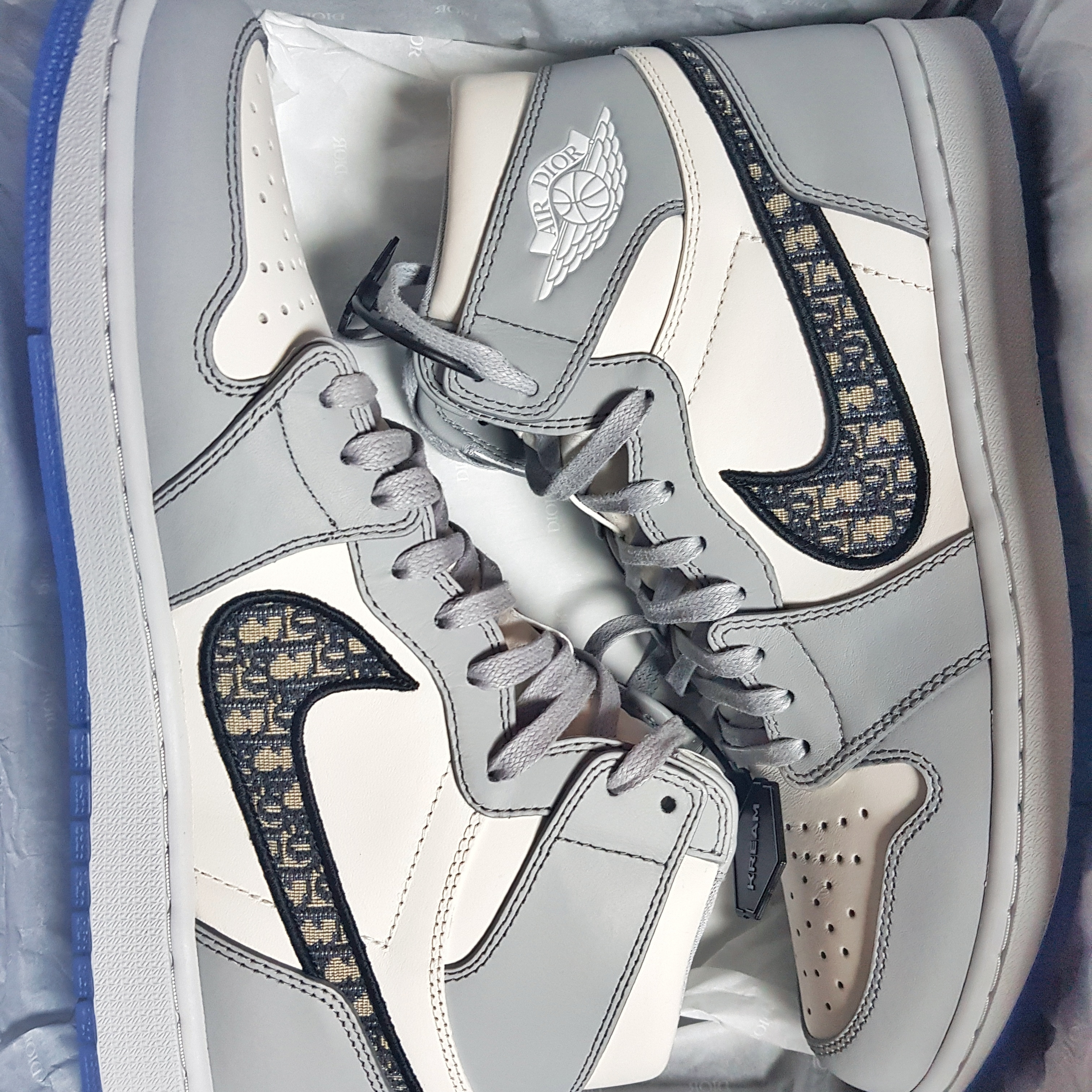Jordan 1 x Dior High OG 착용 스타일 - 1