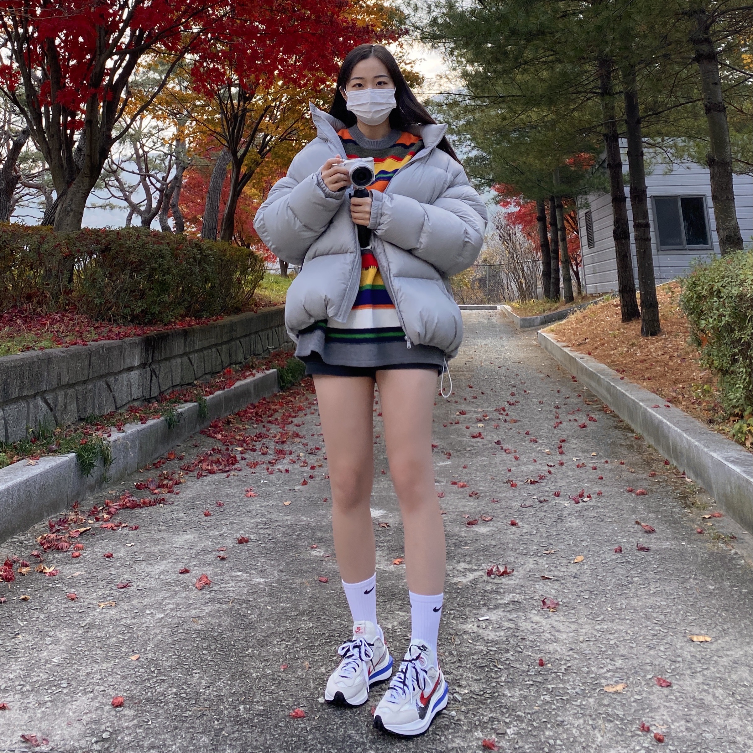 Nike x Sacai VaporWaffle Royal Fuchsia 착용 스타일