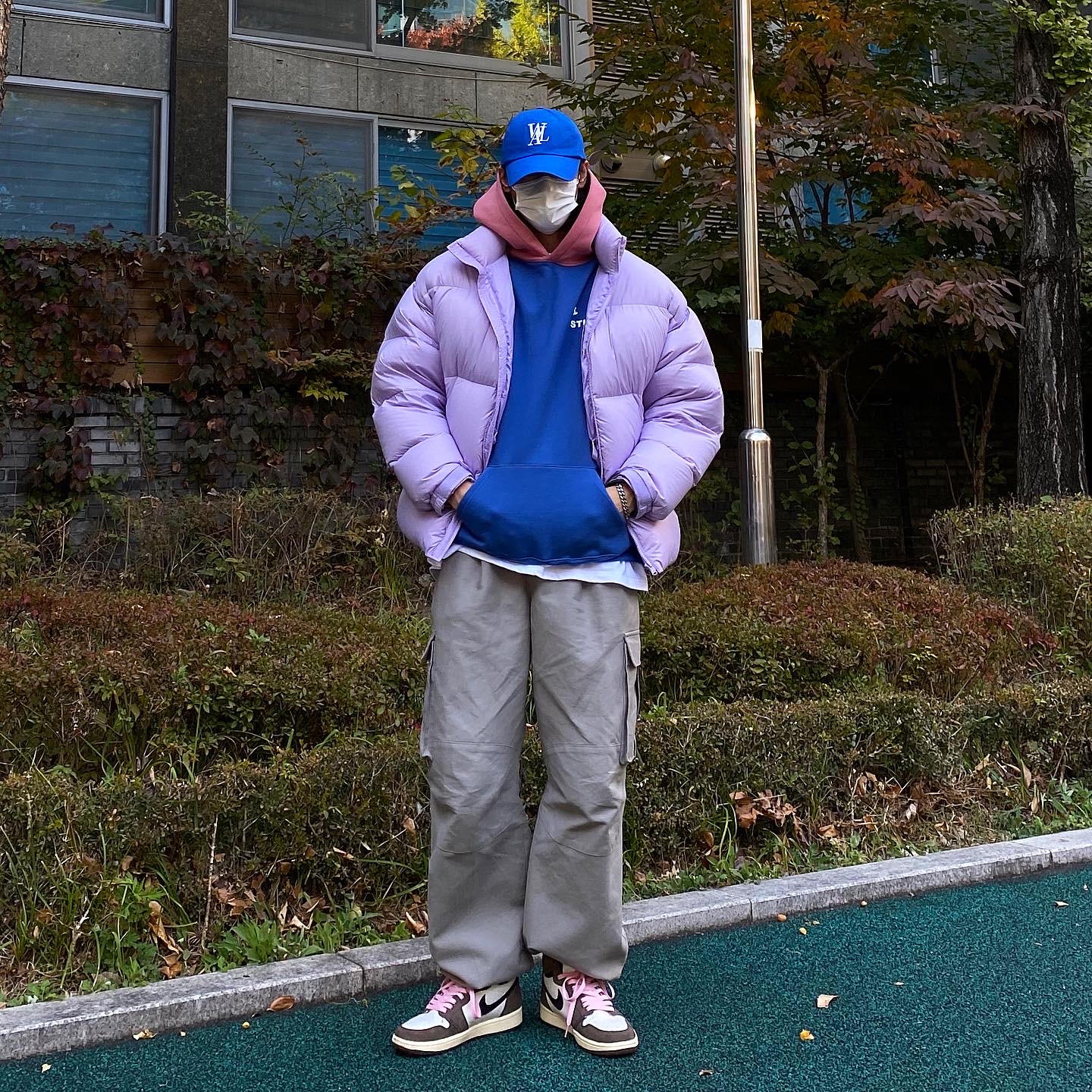 Jordan 1 x Travis Scott Retro High OG SP Mocha, Nike Dunk Low SP University Red 2020 착용 스타일 - 1