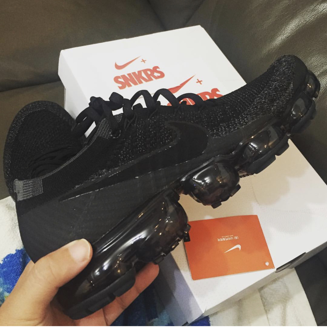 Nike Air Vapormax Flyknit Black Dark Grey 착용 스타일