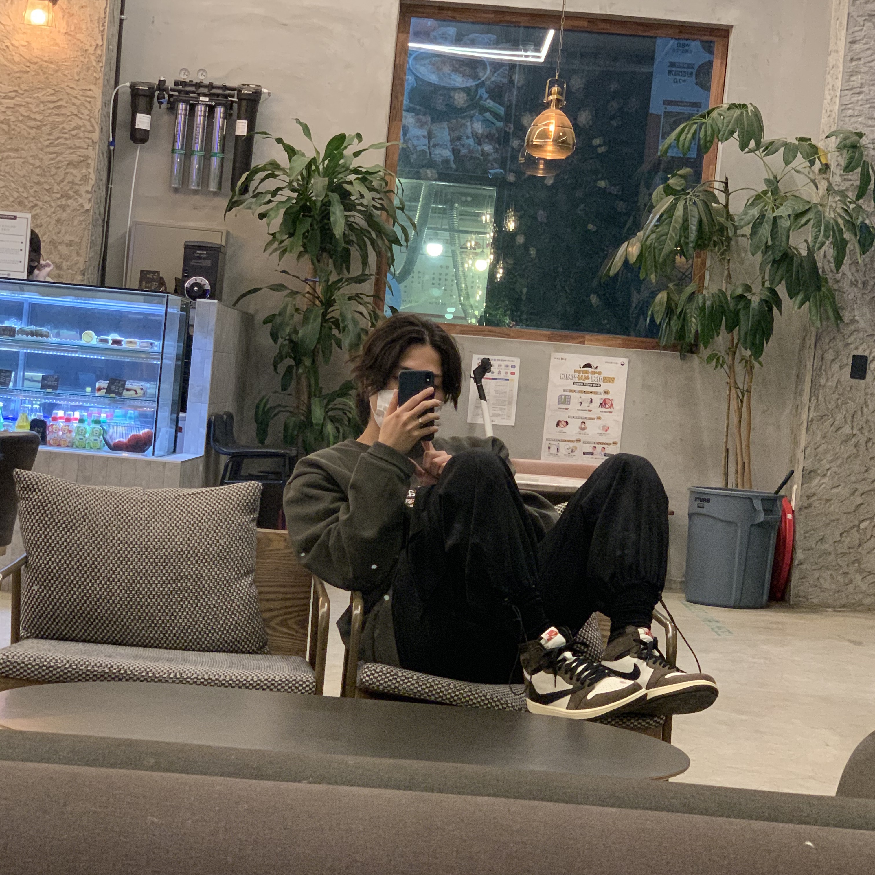 Jordan 1 x Travis Scott Retro High OG SP Mocha 착용 스타일