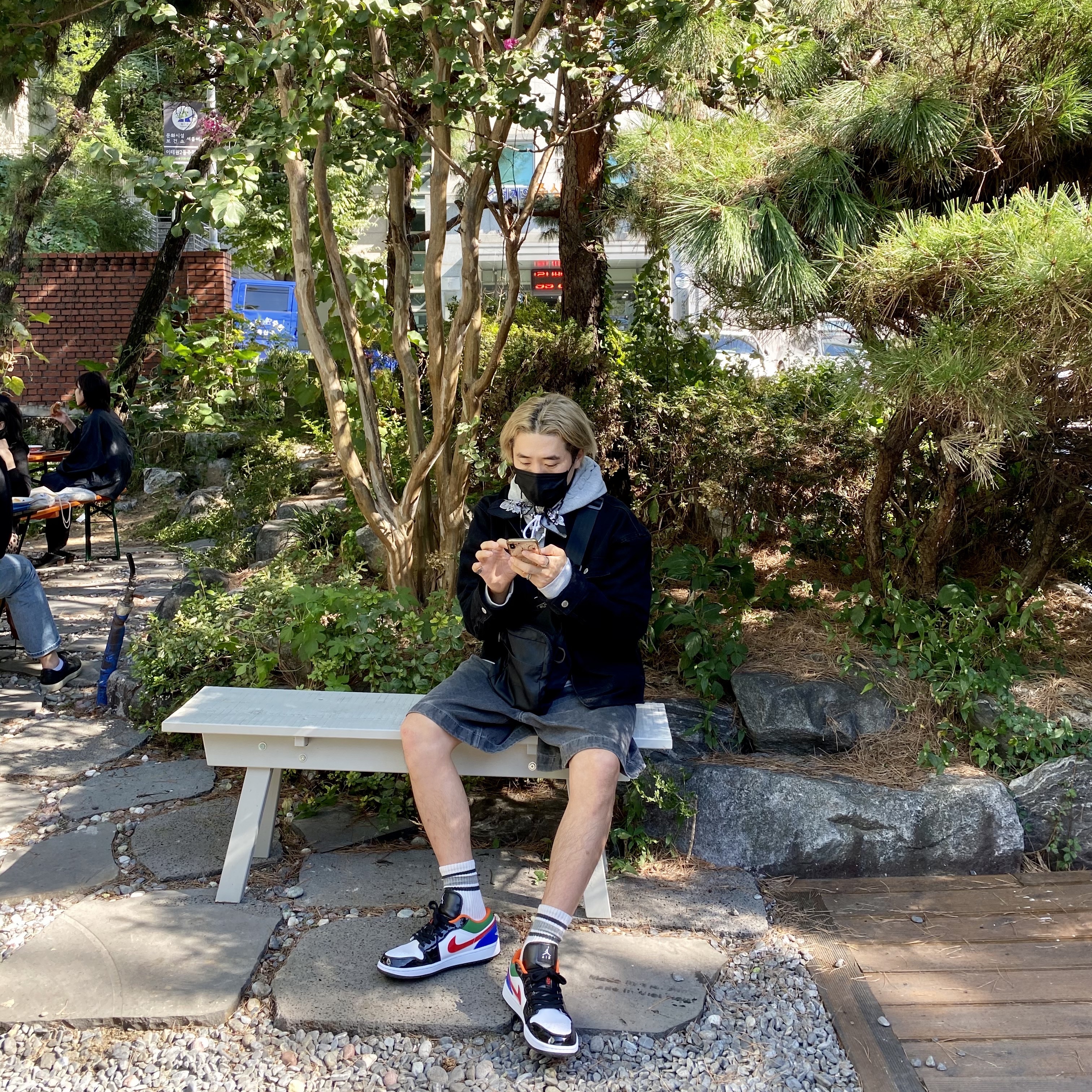(W) Jordan 1 Low SE Multi-Color Black Toe 착용 스타일 - 1
