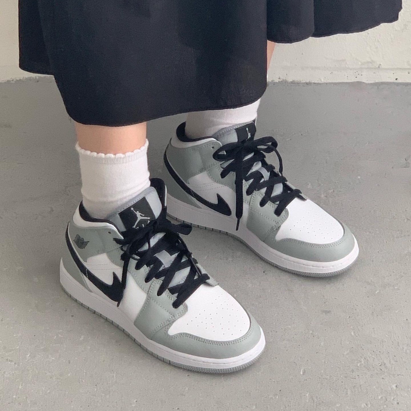 (GS) Jordan 1 Mid Light Smoke Grey 착용 스타일 - 2