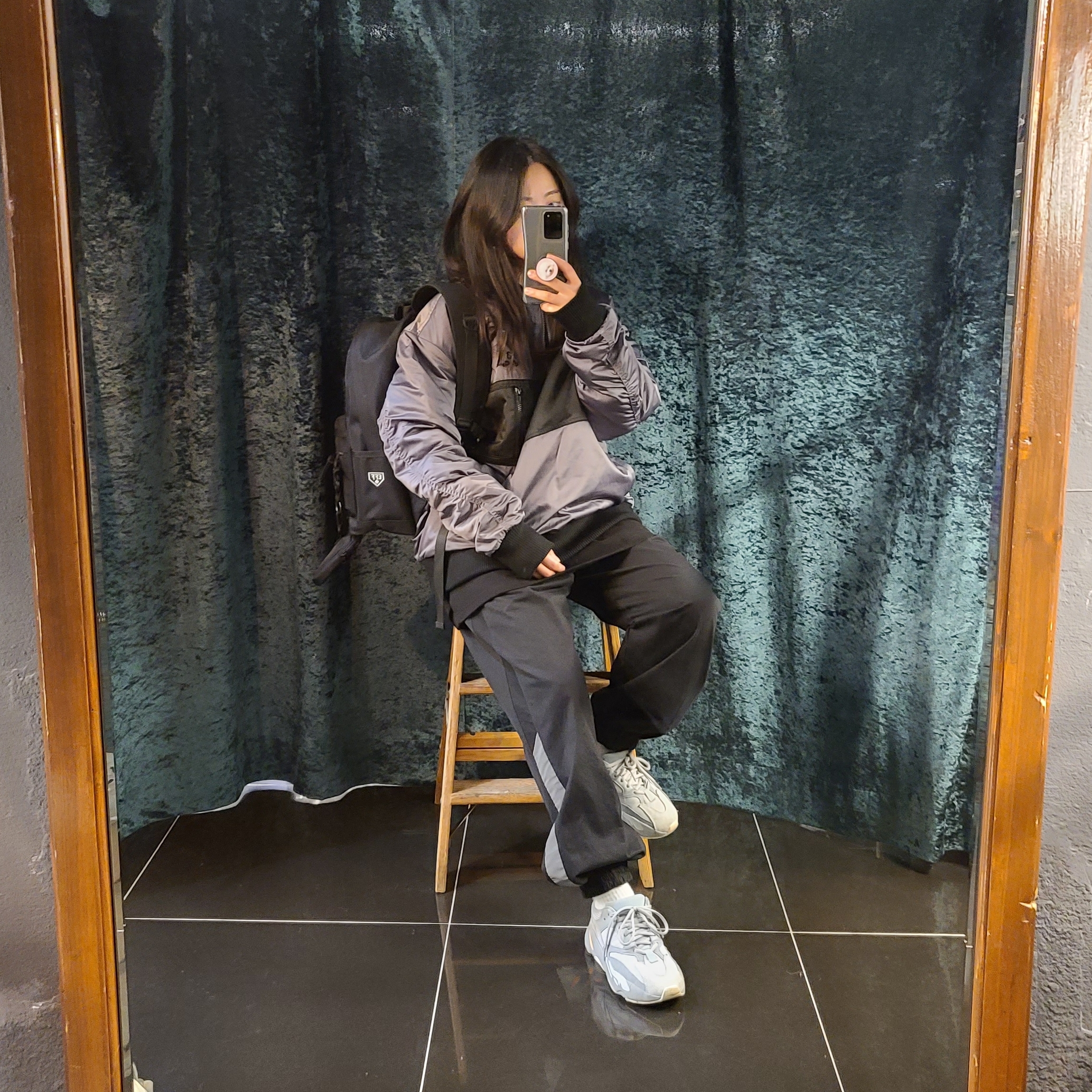 Adidas Yeezy Boost 700 Inertia 착용 스타일