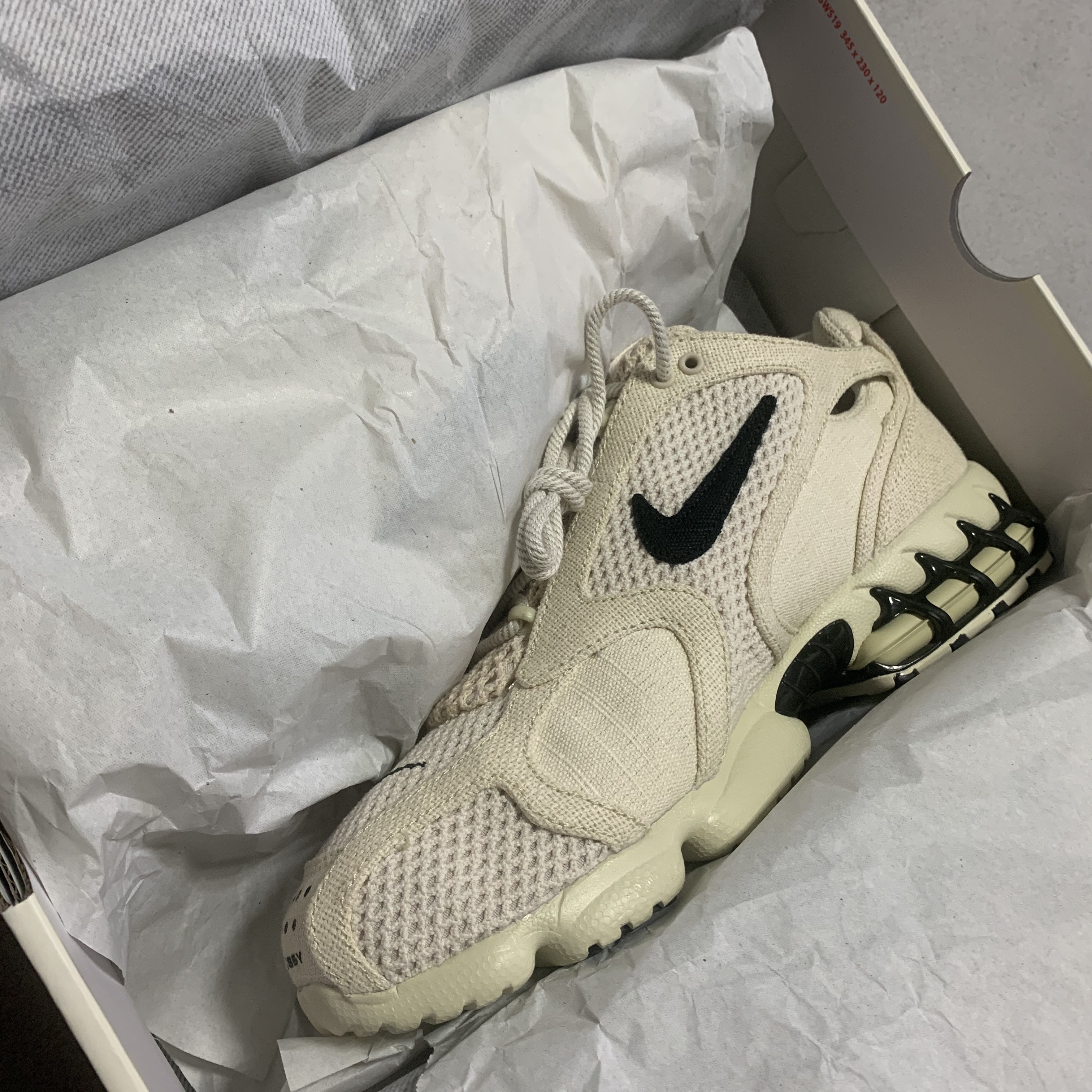 Nike x Stussy Air Zoom Spiridon Cage 2 Fossil 착용 스타일