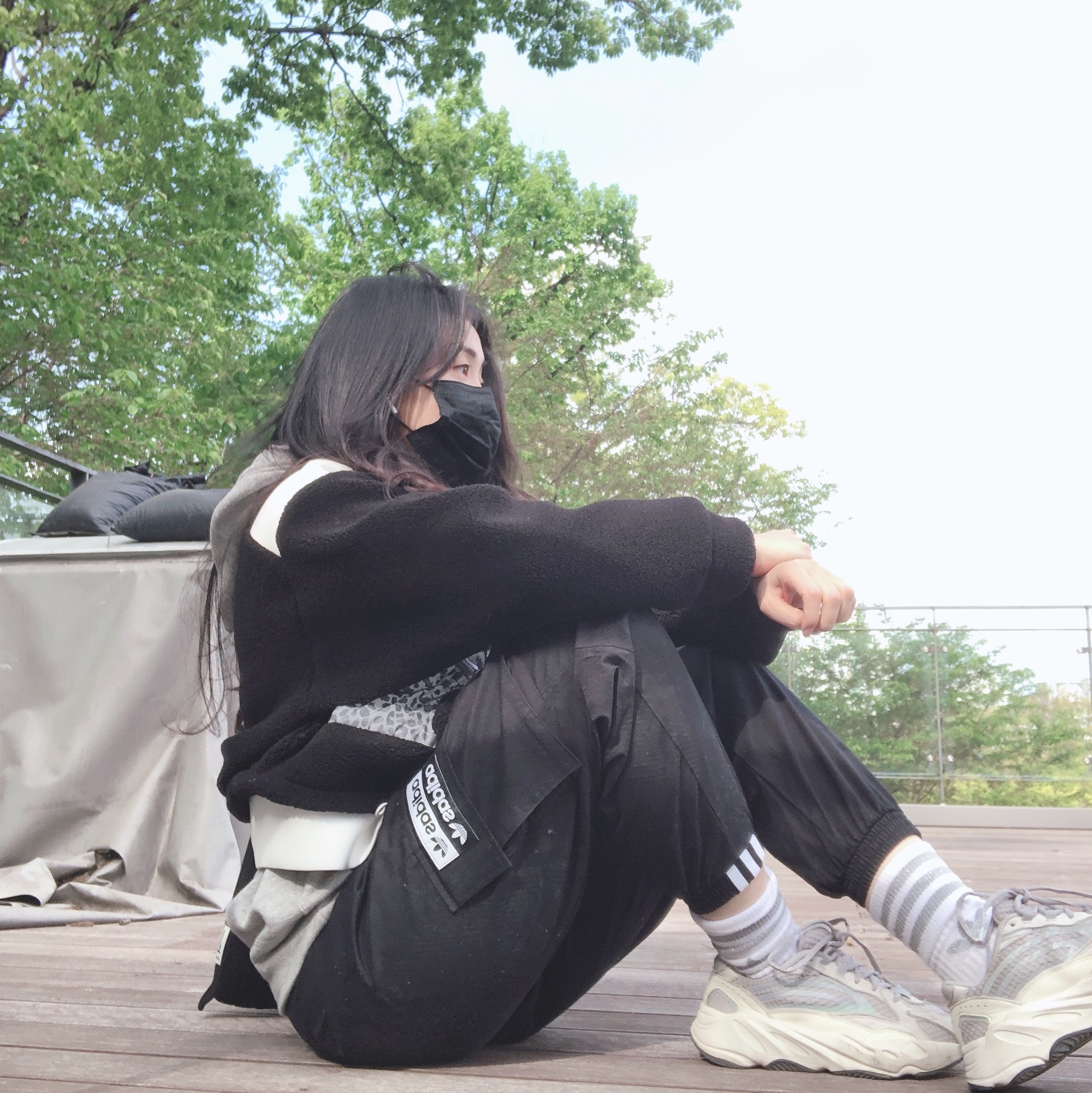 Adidas Yeezy Boost 700 V2 Static 2018 착용 스타일