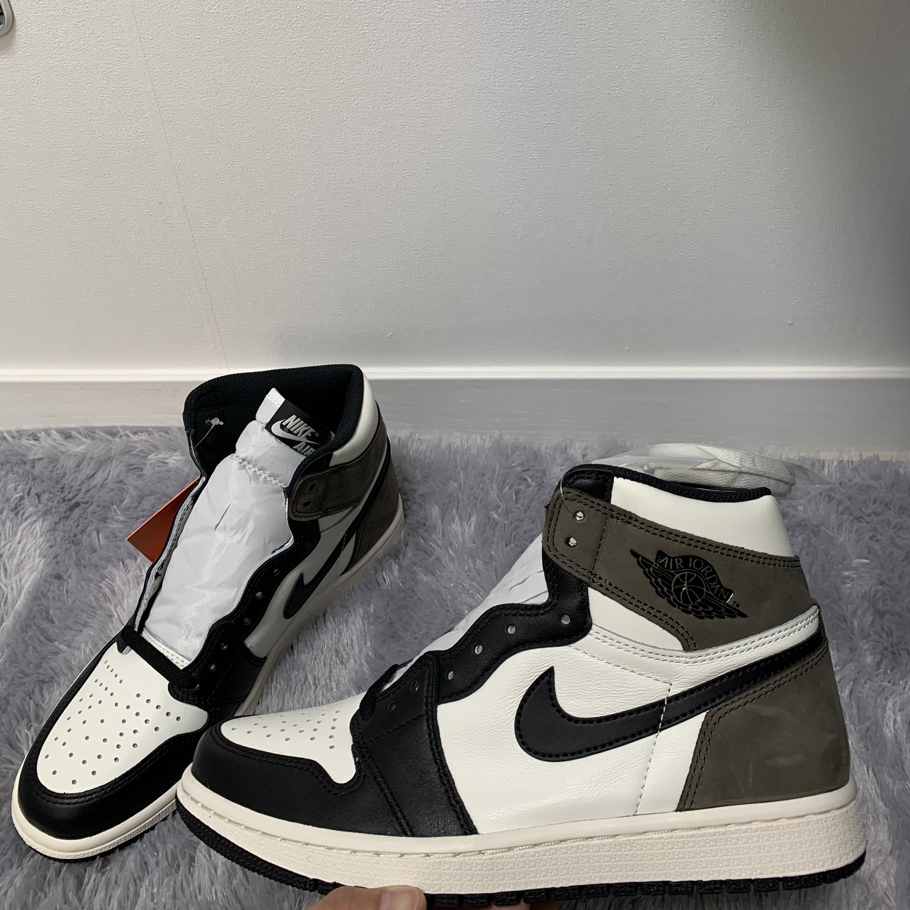 Jordan 1 Retro High OG Black Mocha 착용 스타일
