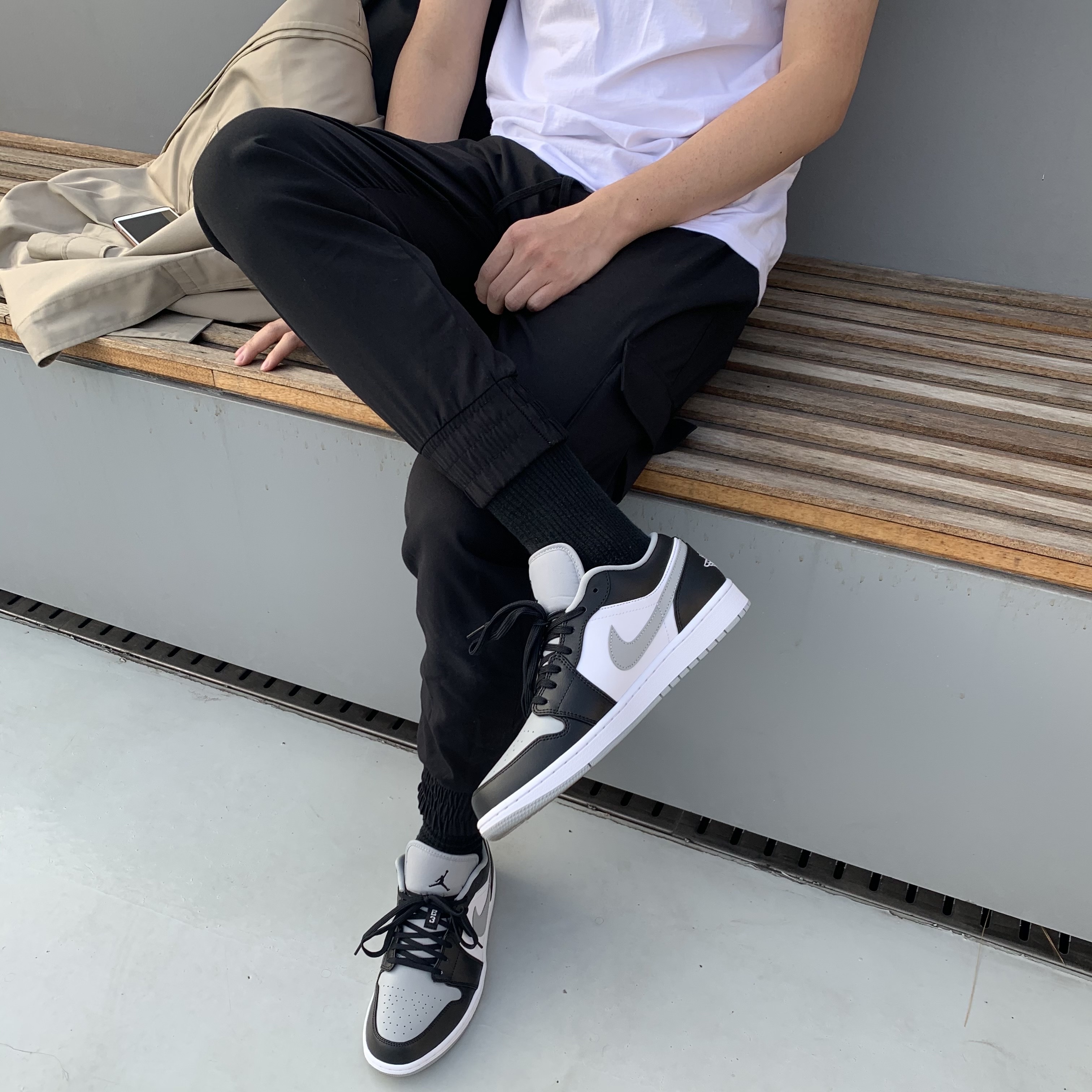 Jordan 1 Low Black Light Smoke Grey 착용 스타일