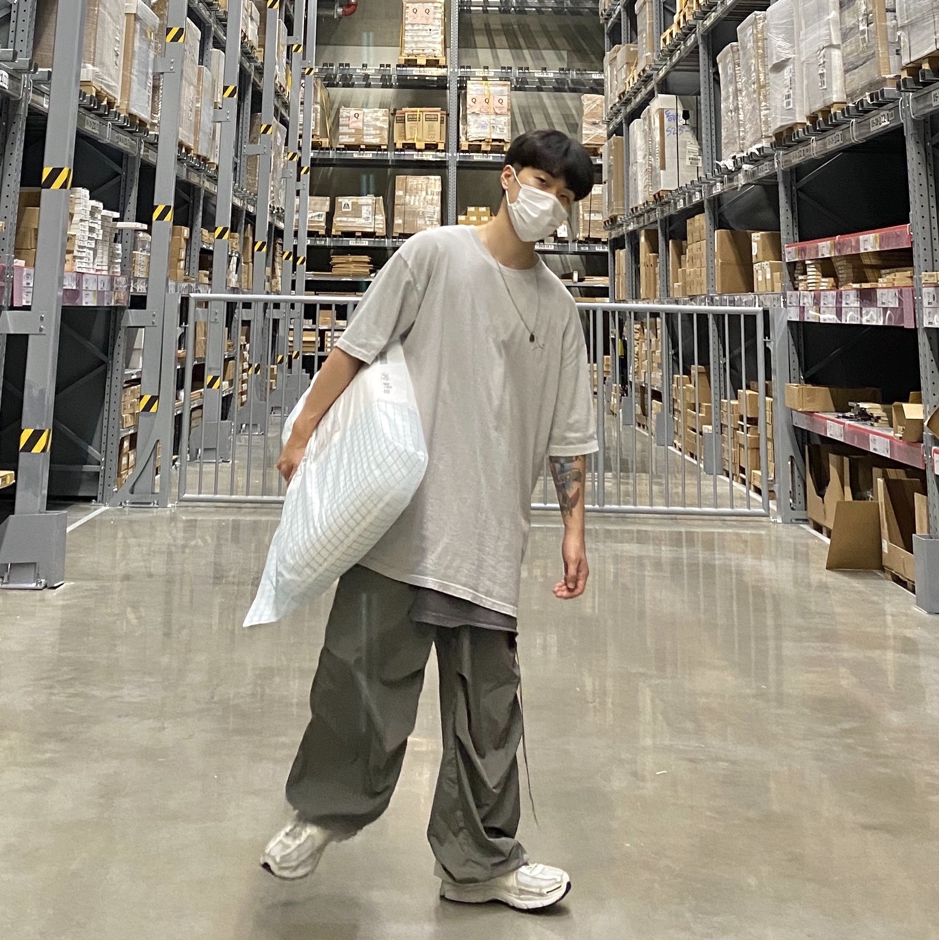 Nike x A-Cold-Wall Zoom Vomero 5 Sail 착용 스타일