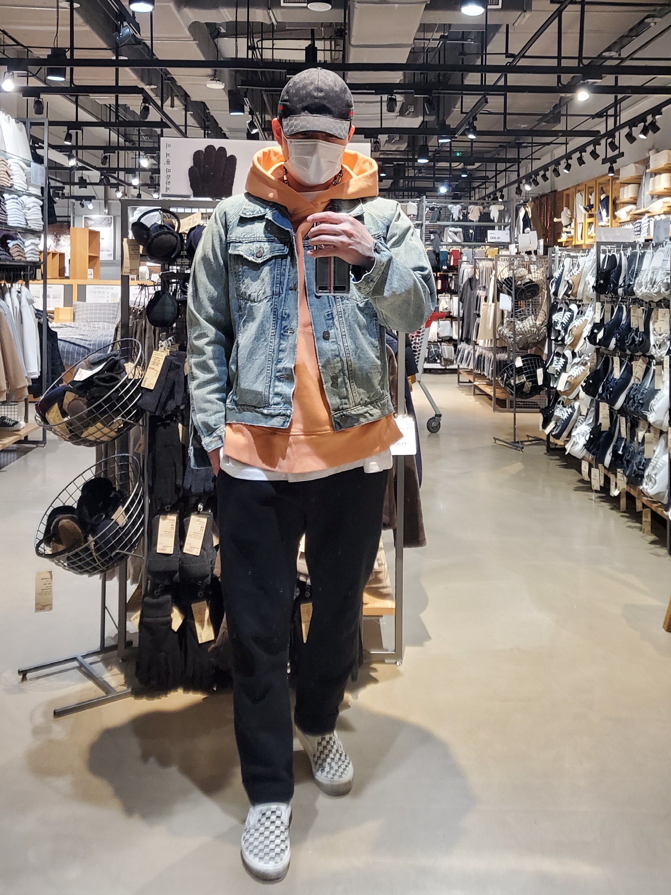 Vans Vault OG Classic Slip-On Checkerboard 착용 스타일