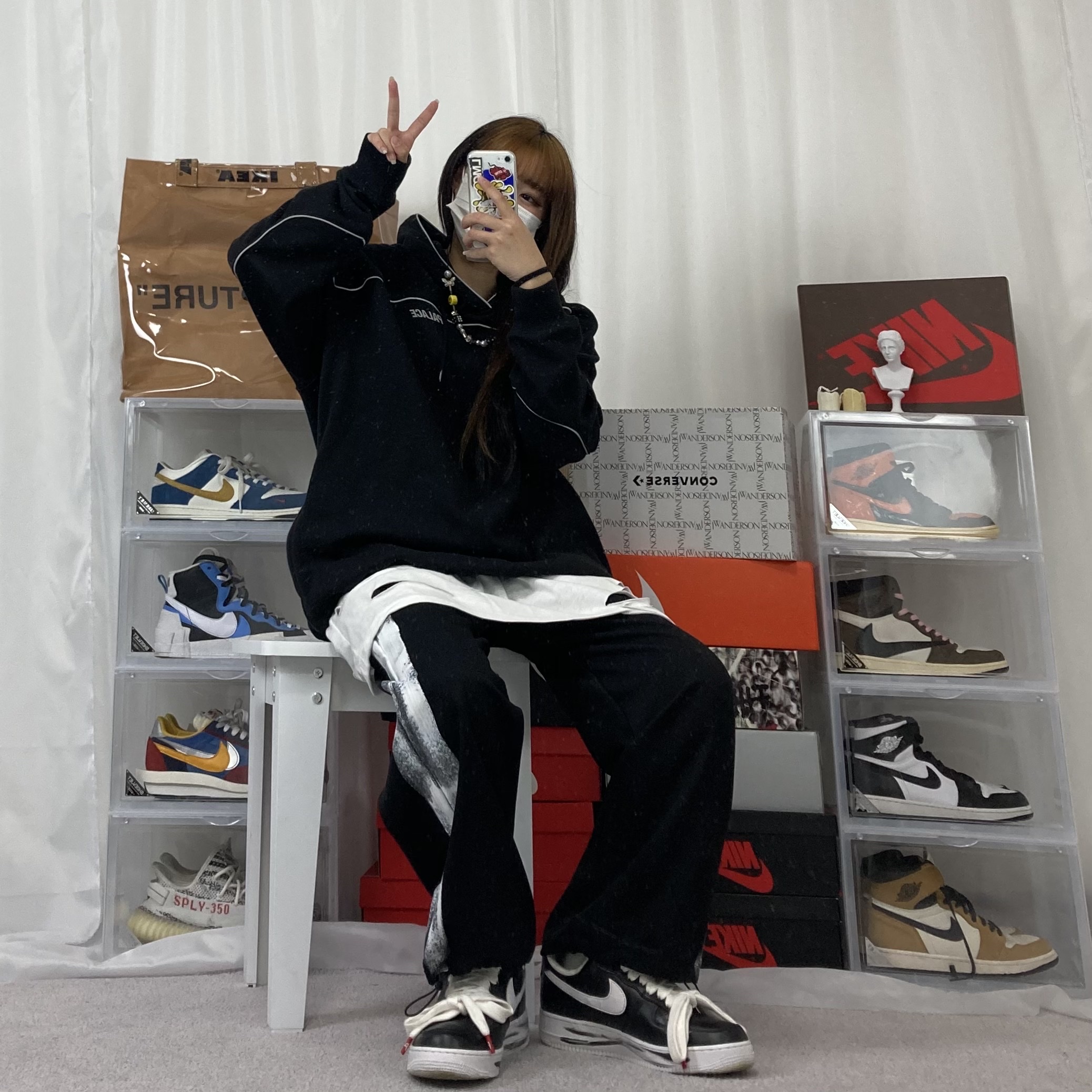 Nike x Kasina Dunk Low 80's Bus, Jordan 1 Retro High Shattered Backboard 3.0 착용 스타일 - 1