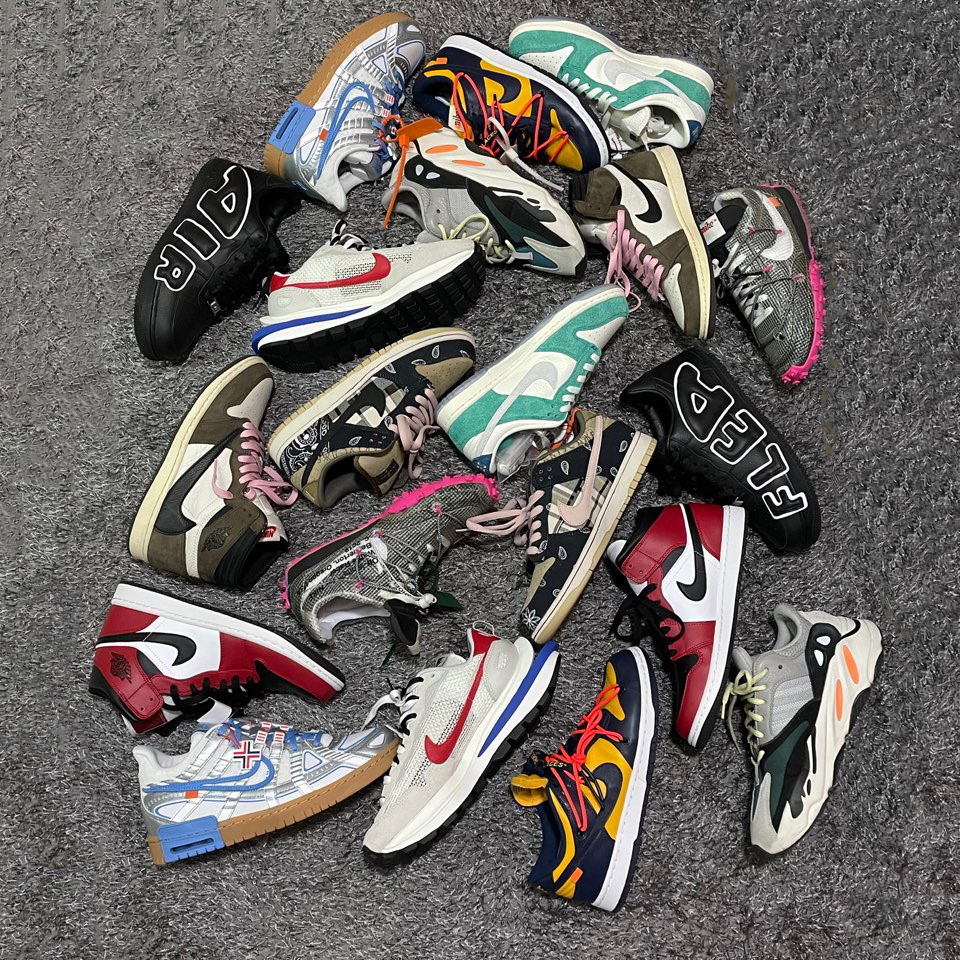 Nike x Kasina Dunk Low Road Sign - Kasina Exclusive, Nike x Off-White Air Rubber Dunk University Blue 착용 스타일