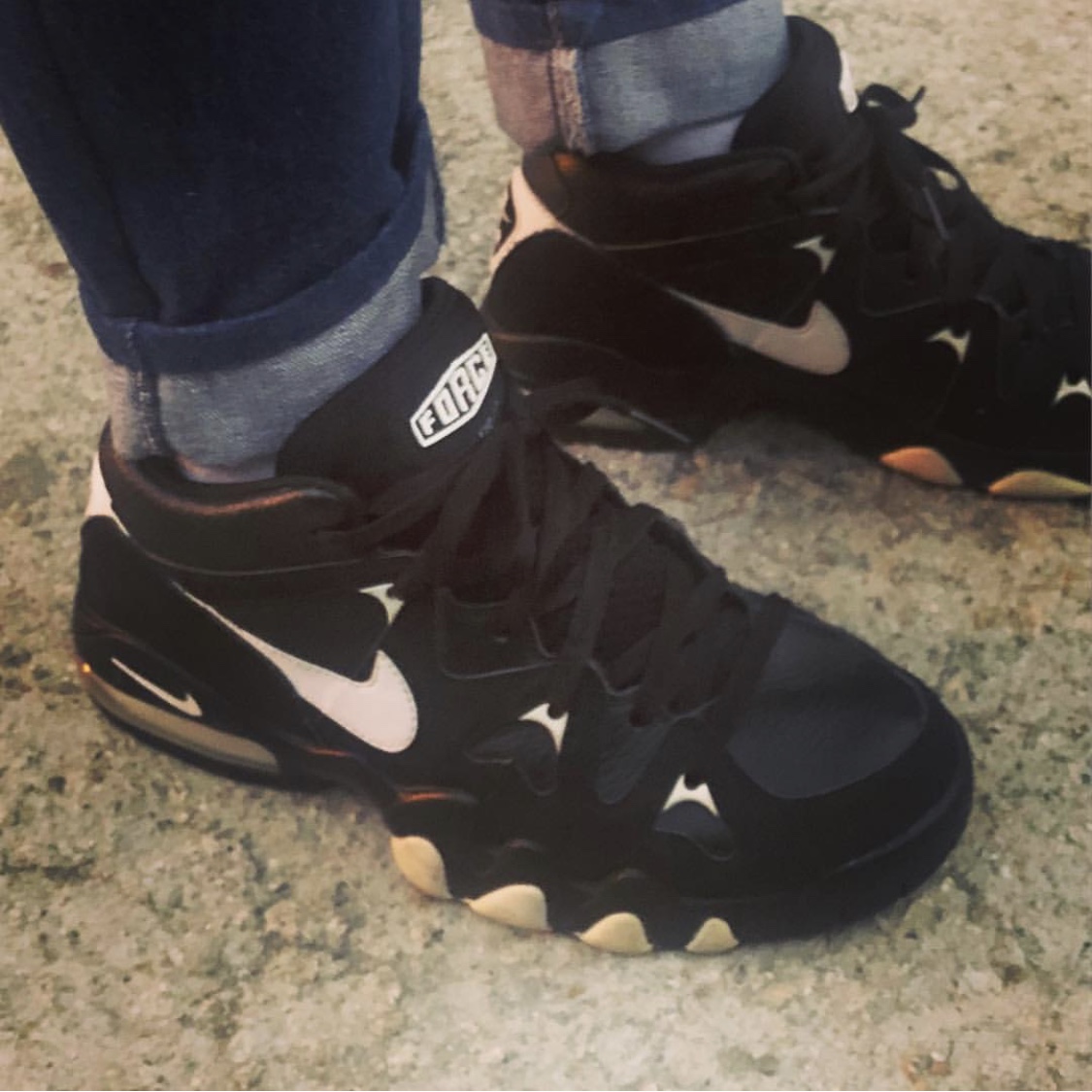 Nike Air 2 Strong Mid Black 착용 스타일