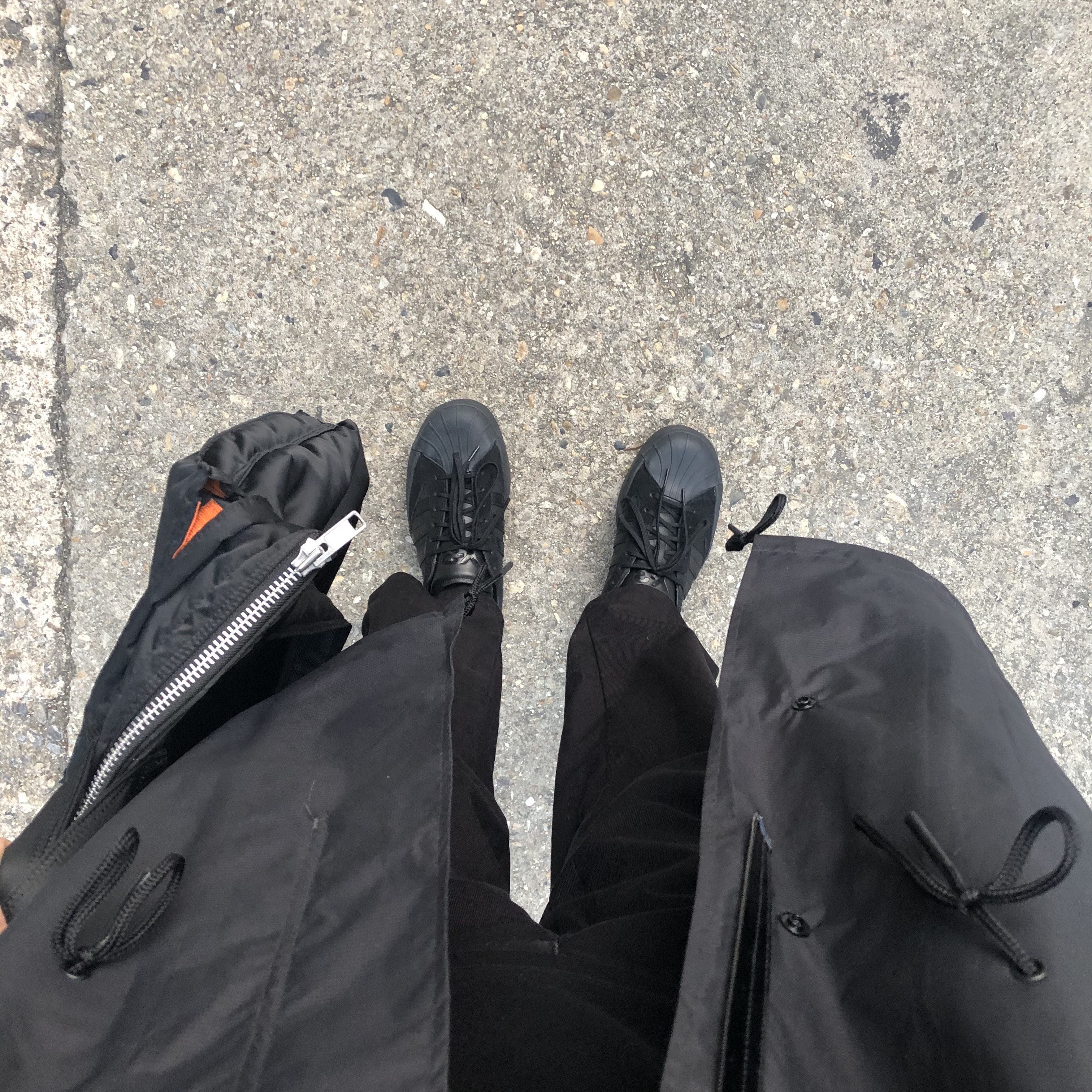 Y-3 Hicho White Black Red 착용 스타일 - 1
