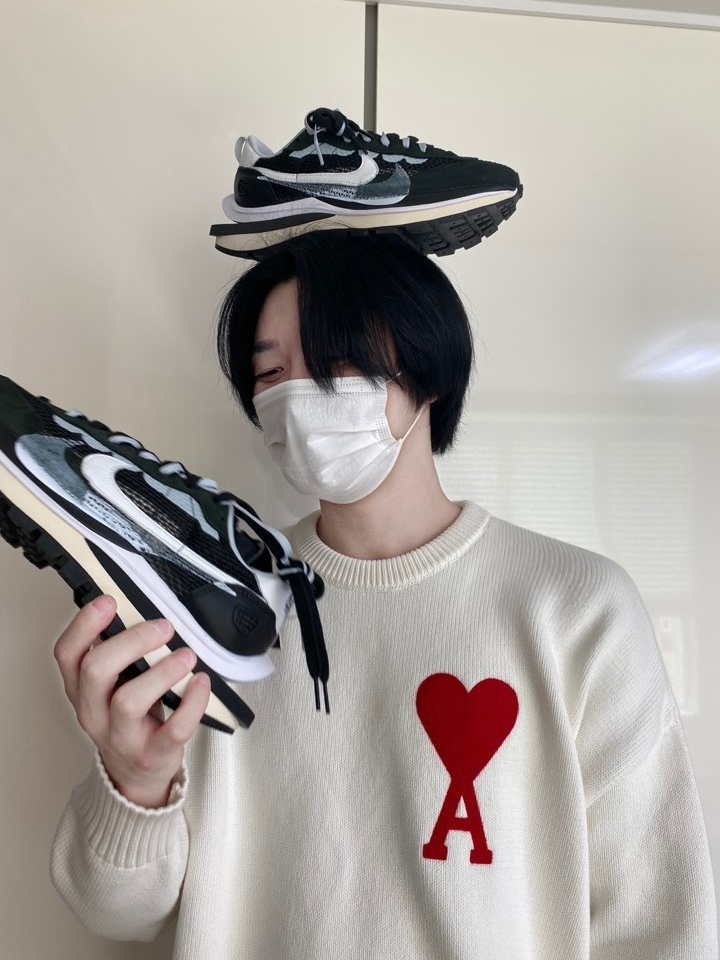 Nike x Sacai VaporWaffle Black White 착용 스타일