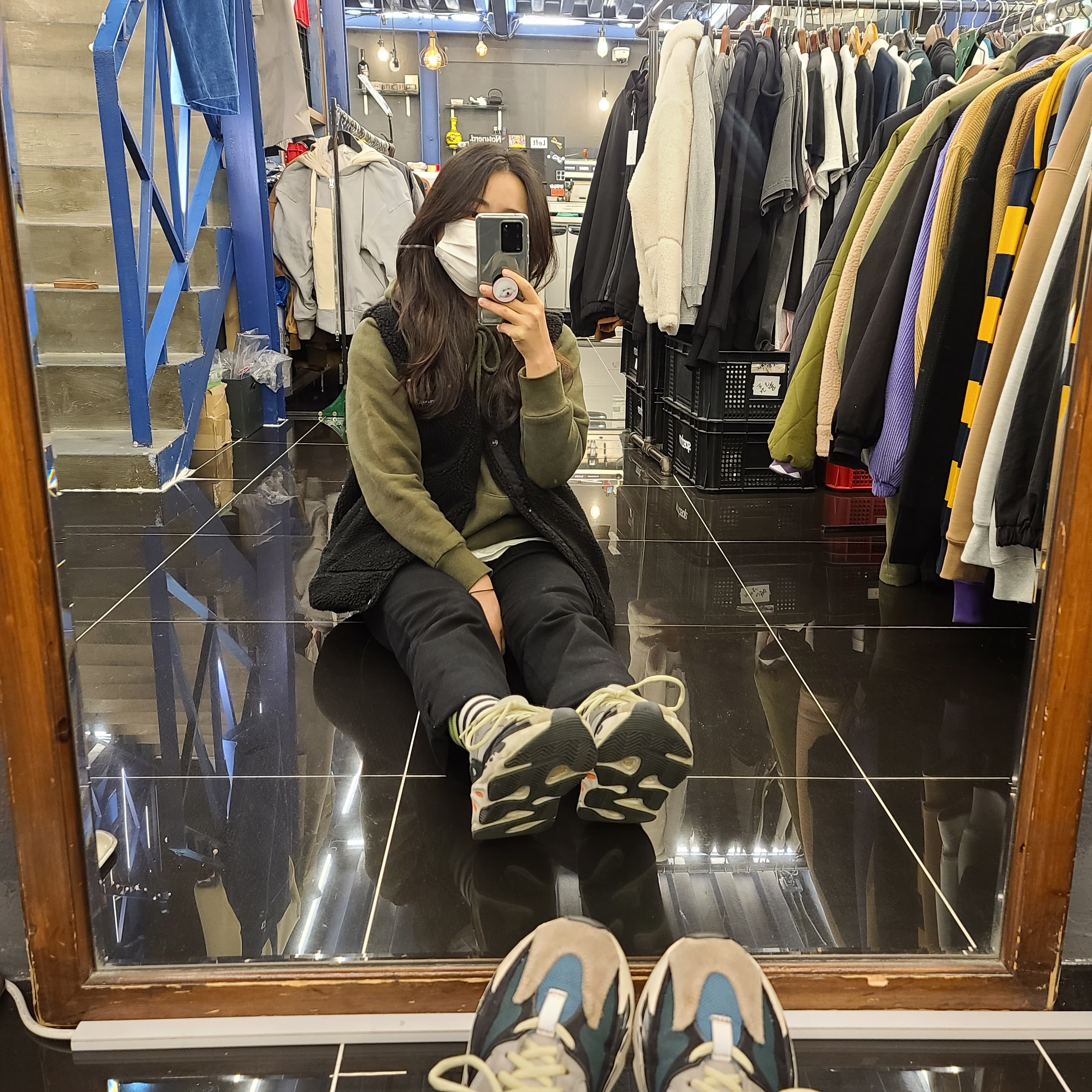 Adidas Yeezy Boost 700 Wave Runner Solid Grey 2017/2019 착용 스타일