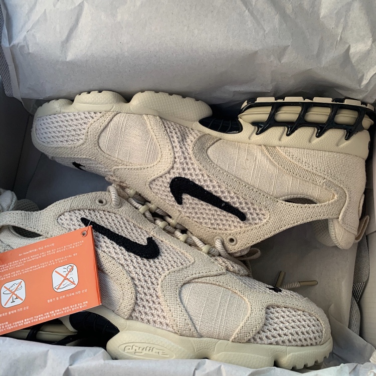 Nike x Stussy Air Zoom Spiridon Cage 2 Fossil 착용 스타일
