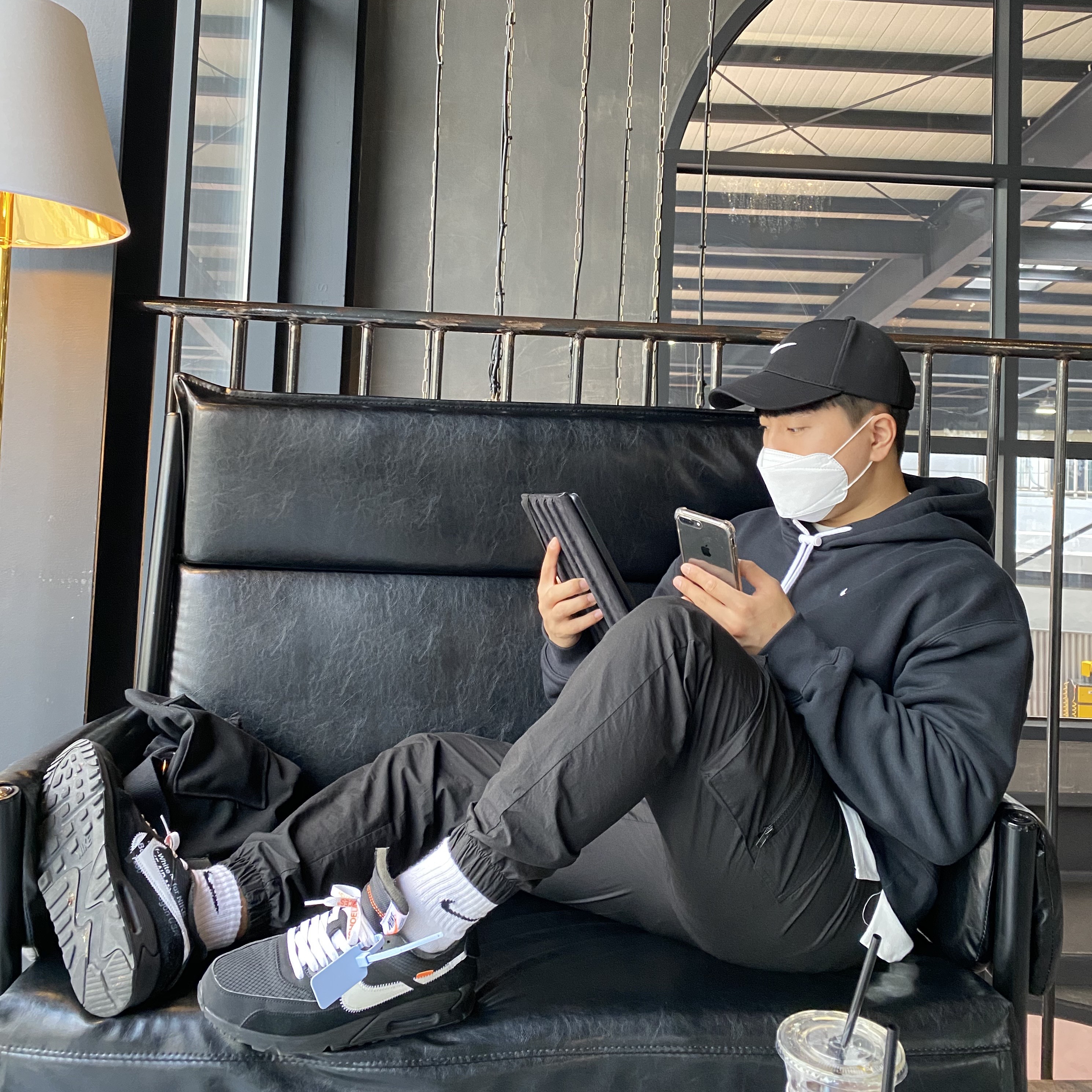 Nike x Off-White Air Max 90 V2 Black White 착용 스타일