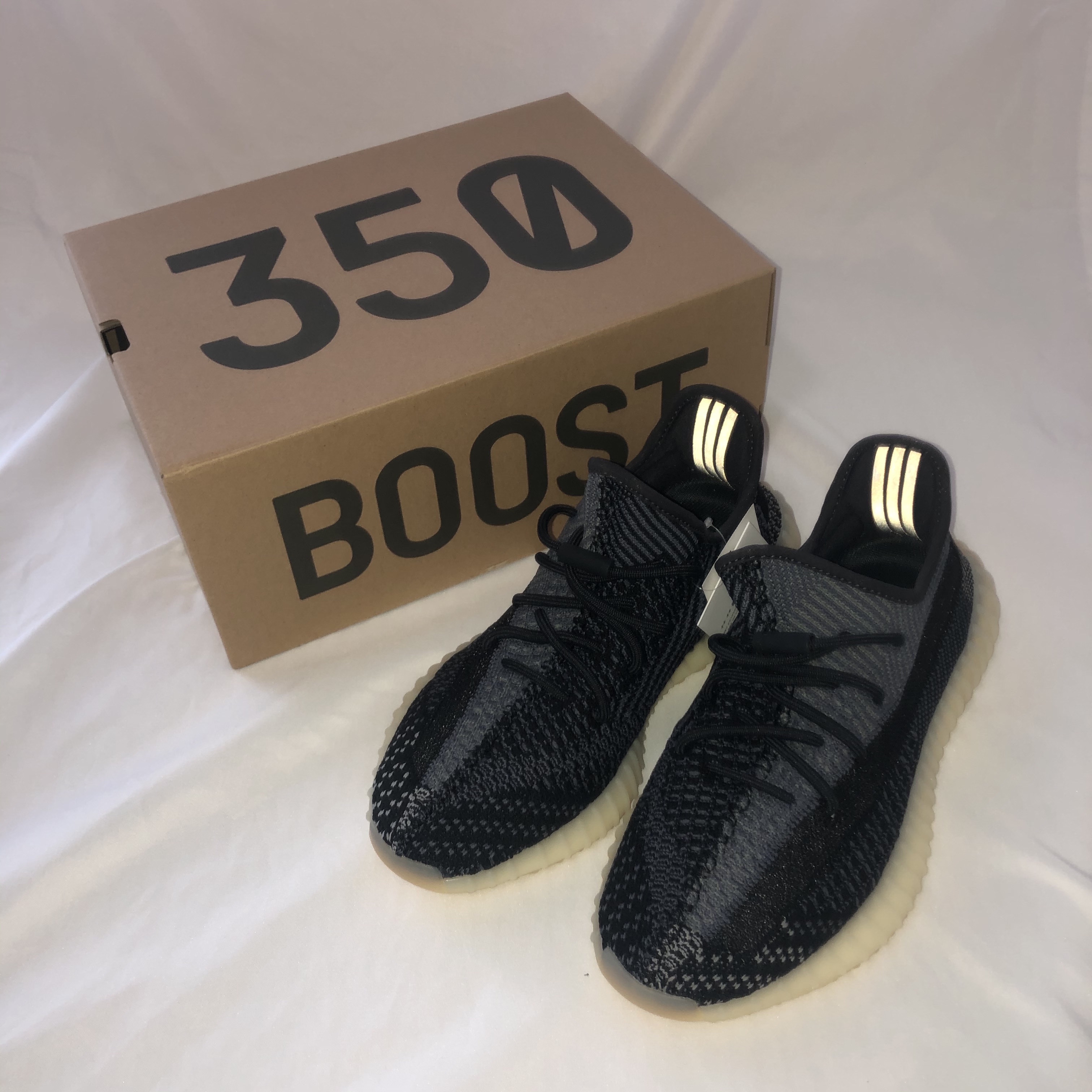 Adidas Yeezy Boost 350 V2 Israfil, Adidas Yeezy Boost 350 V2 Carbon 착용 스타일 - 2