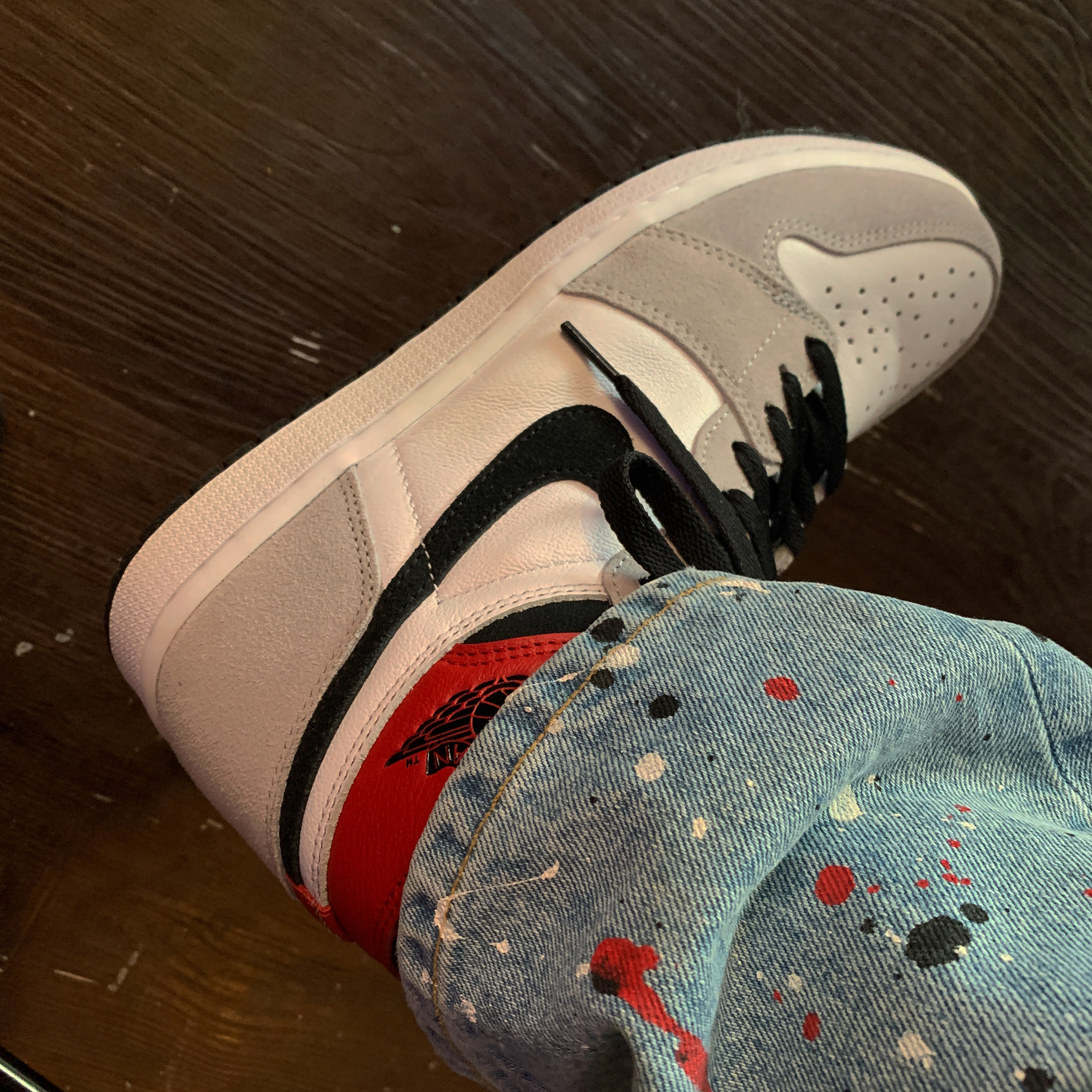 Jordan 1 Retro High OG Light Smoke Grey 착용 스타일