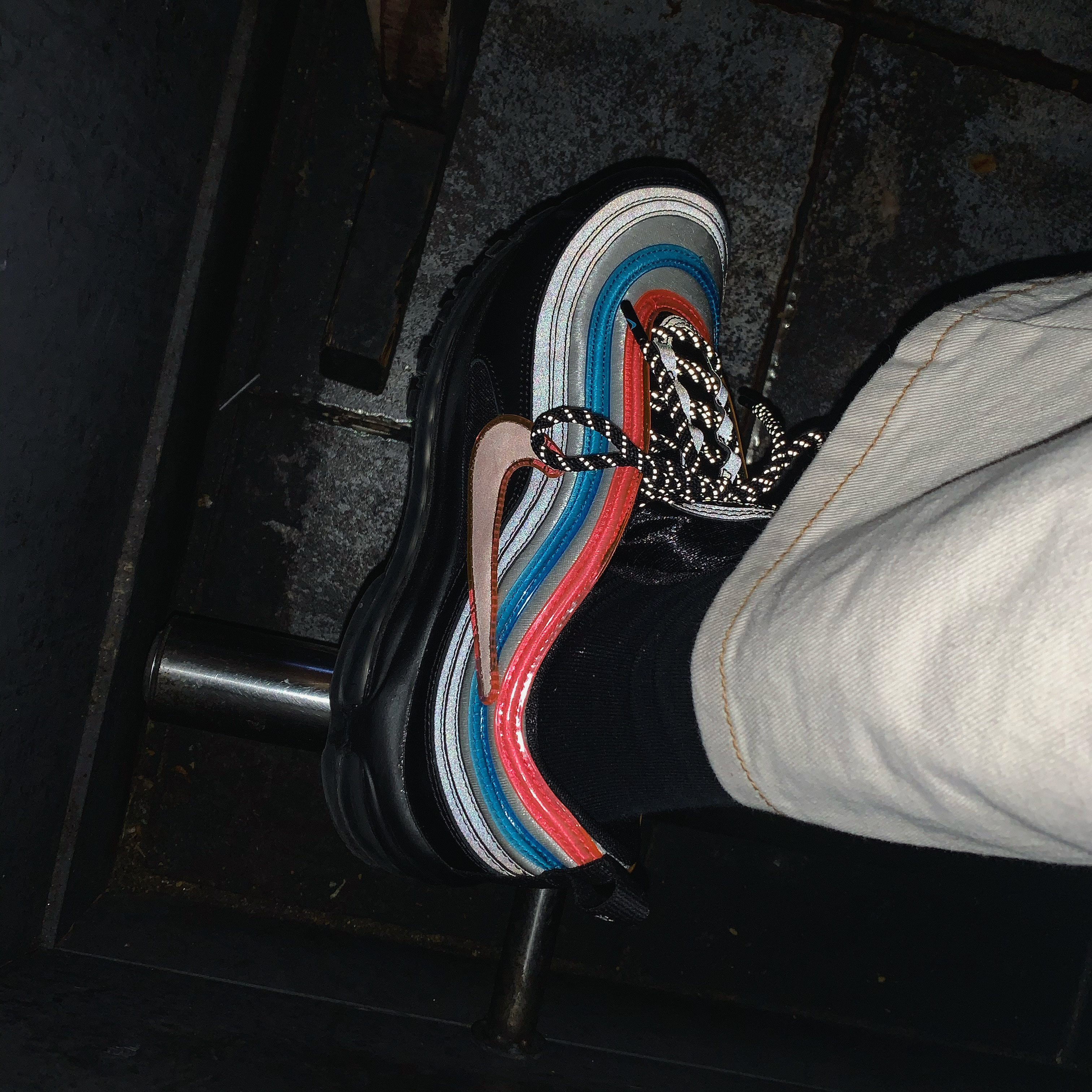 Nike Air Max 97 Neon Seoul 착용 스타일