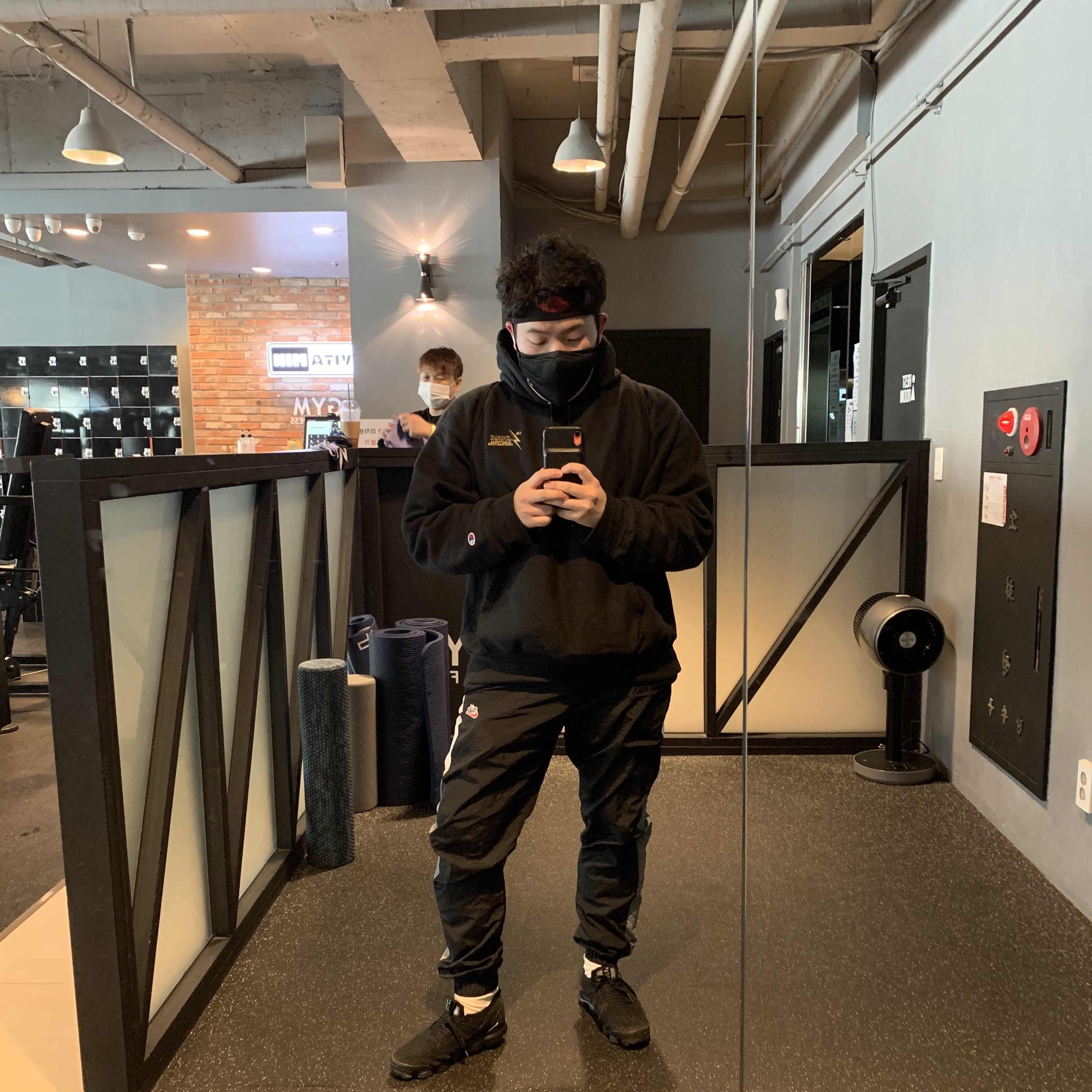 Nike Air VaporMax Flyknit 3.0 Triple Black 착용 스타일