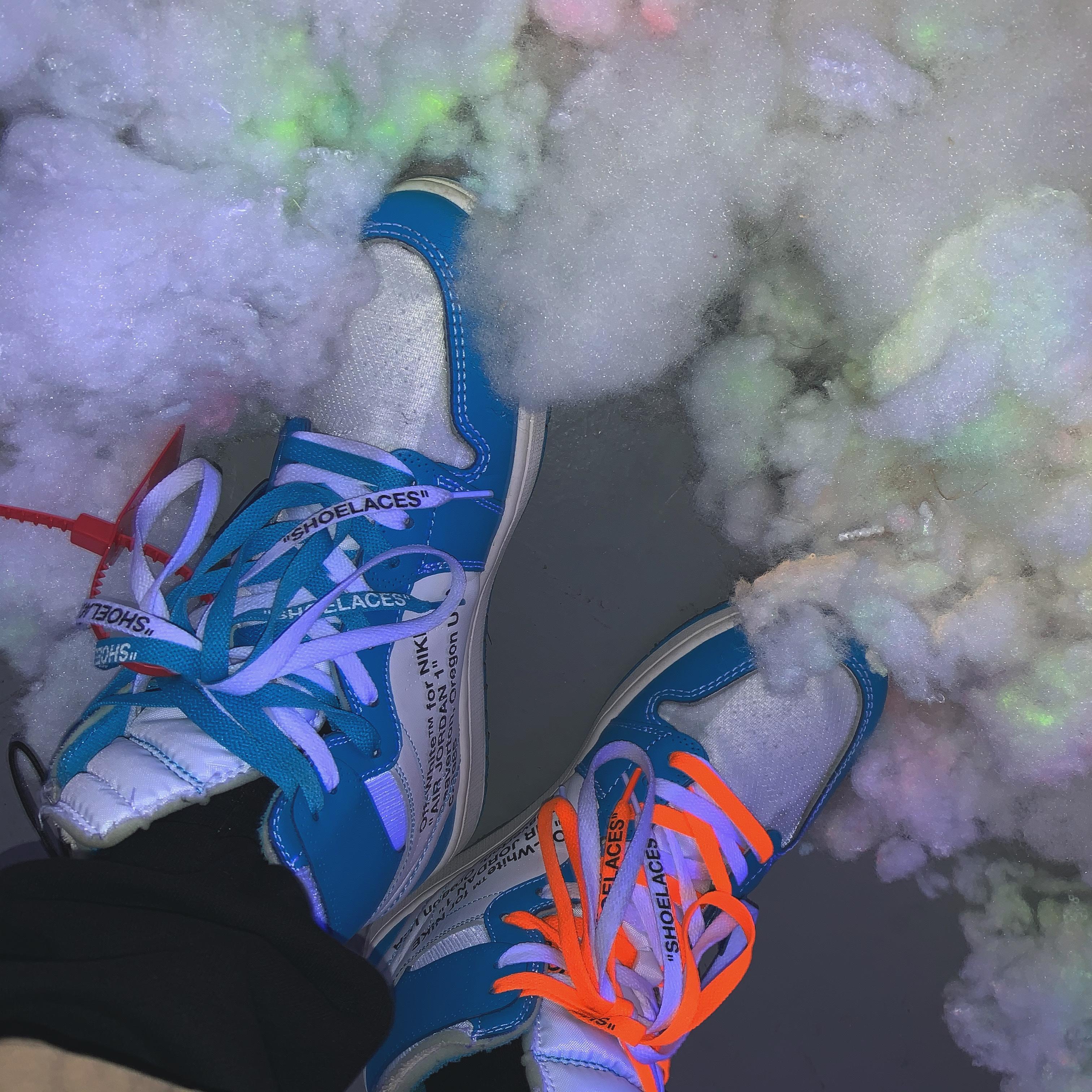 Jordan 1 x Off-White Retro High University Blue 착용 스타일