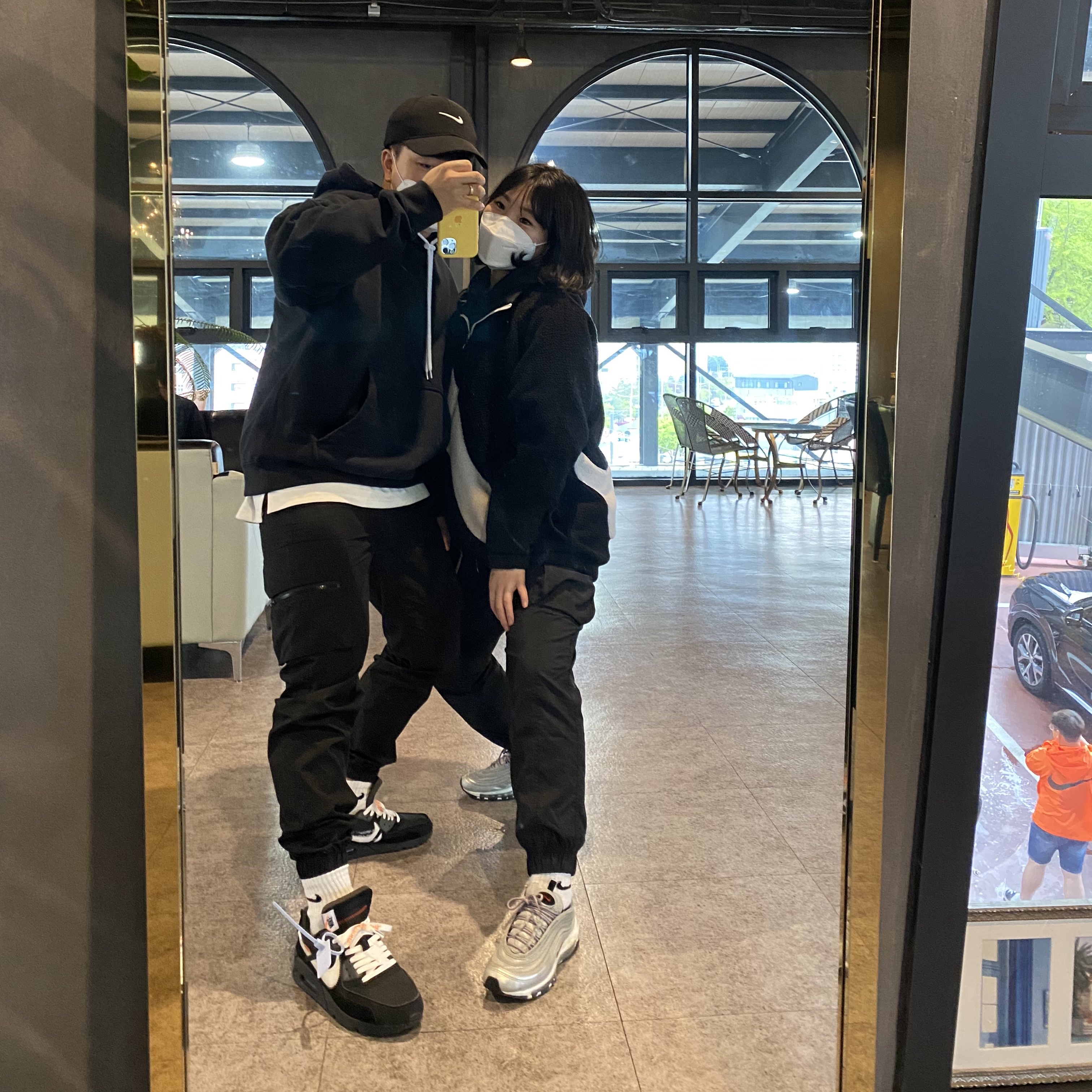 Nike x Off-White Air Max 90 V2 Black White 착용 스타일