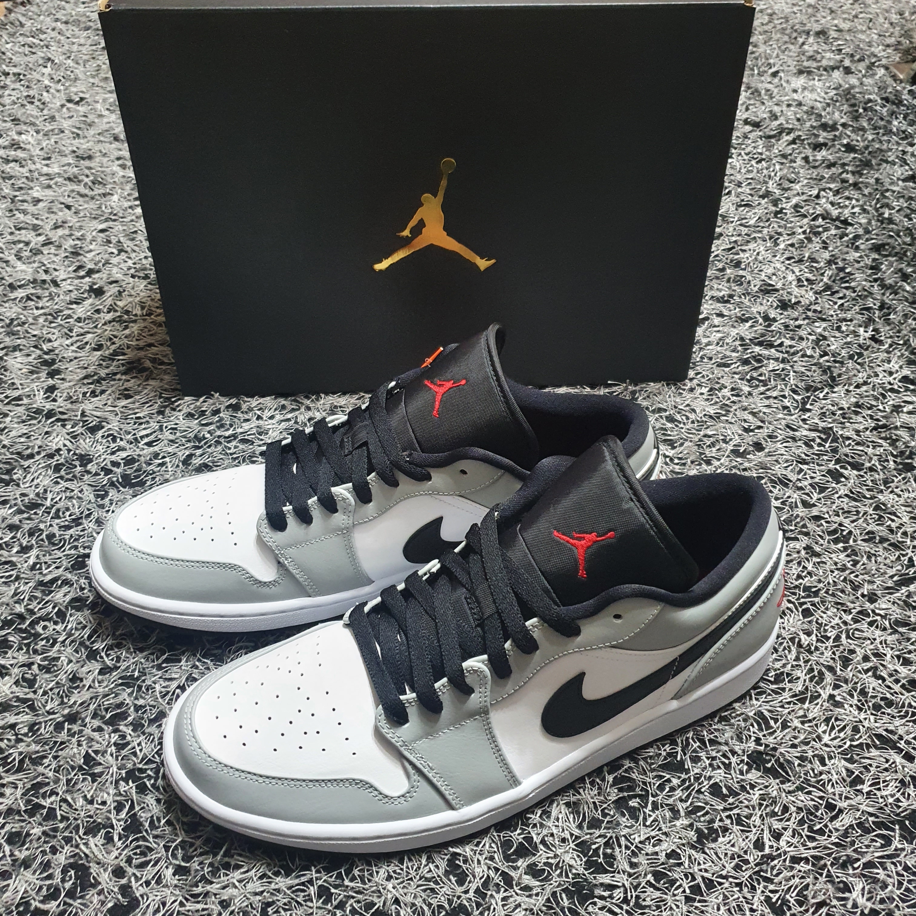 Jordan 1 Retro High OG Black Mocha, Jordan 1 Retro High OG CO.JP Midnight Navy 착용 스타일 - 3