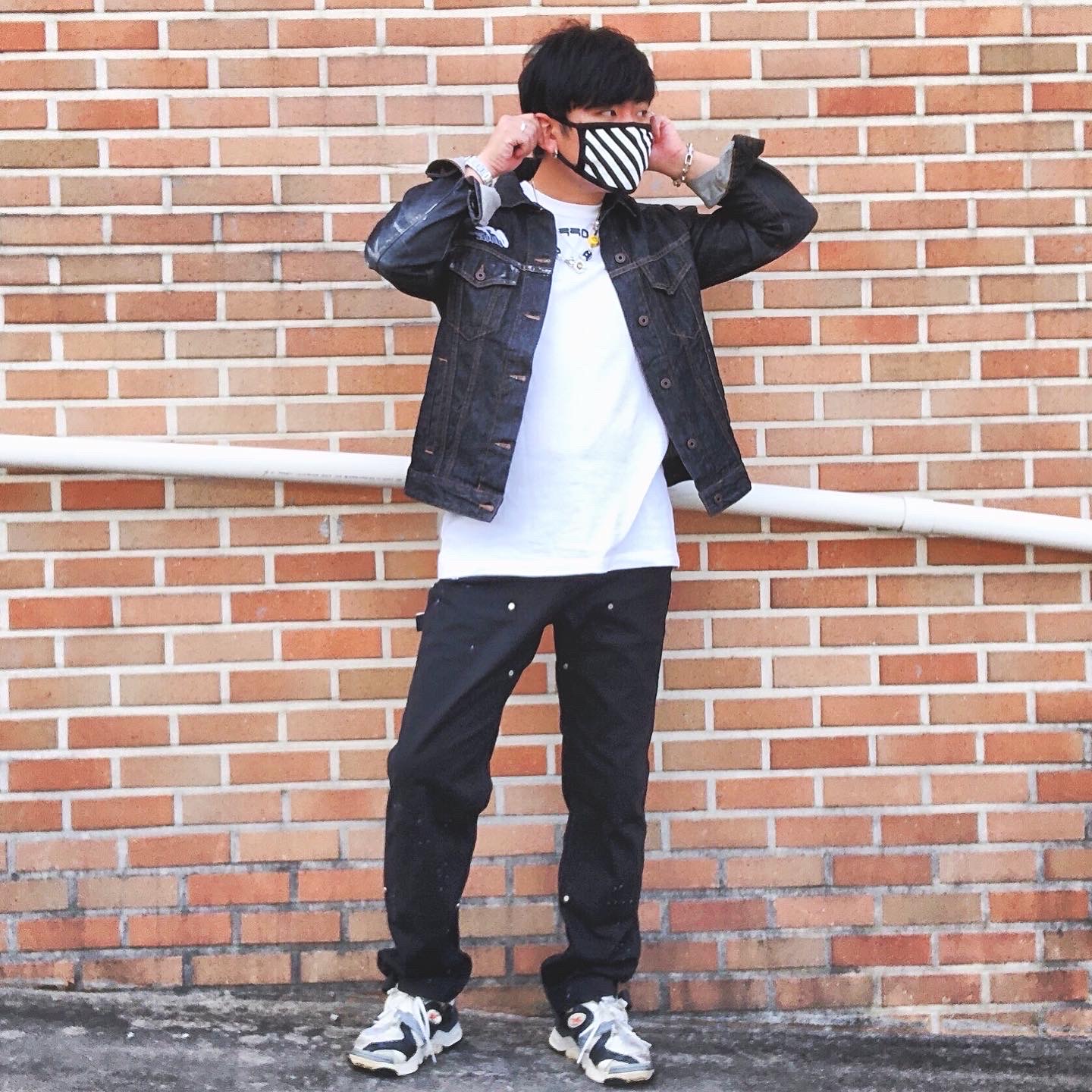 Reebok x Vetements Genetically Modified Pump Dirty Grey 착용 스타일 - 2