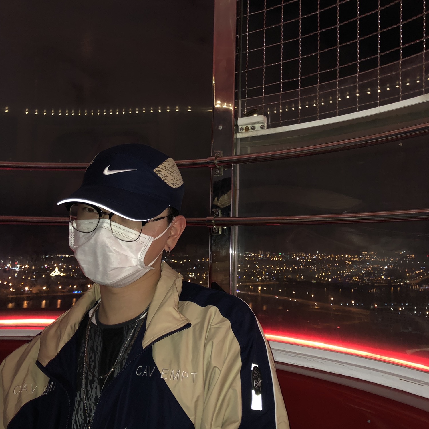 Nike x Fear of God Air Skylon 2 White, Nike React Element 87 Blue Chill Solar Red 착용 스타일 - 2