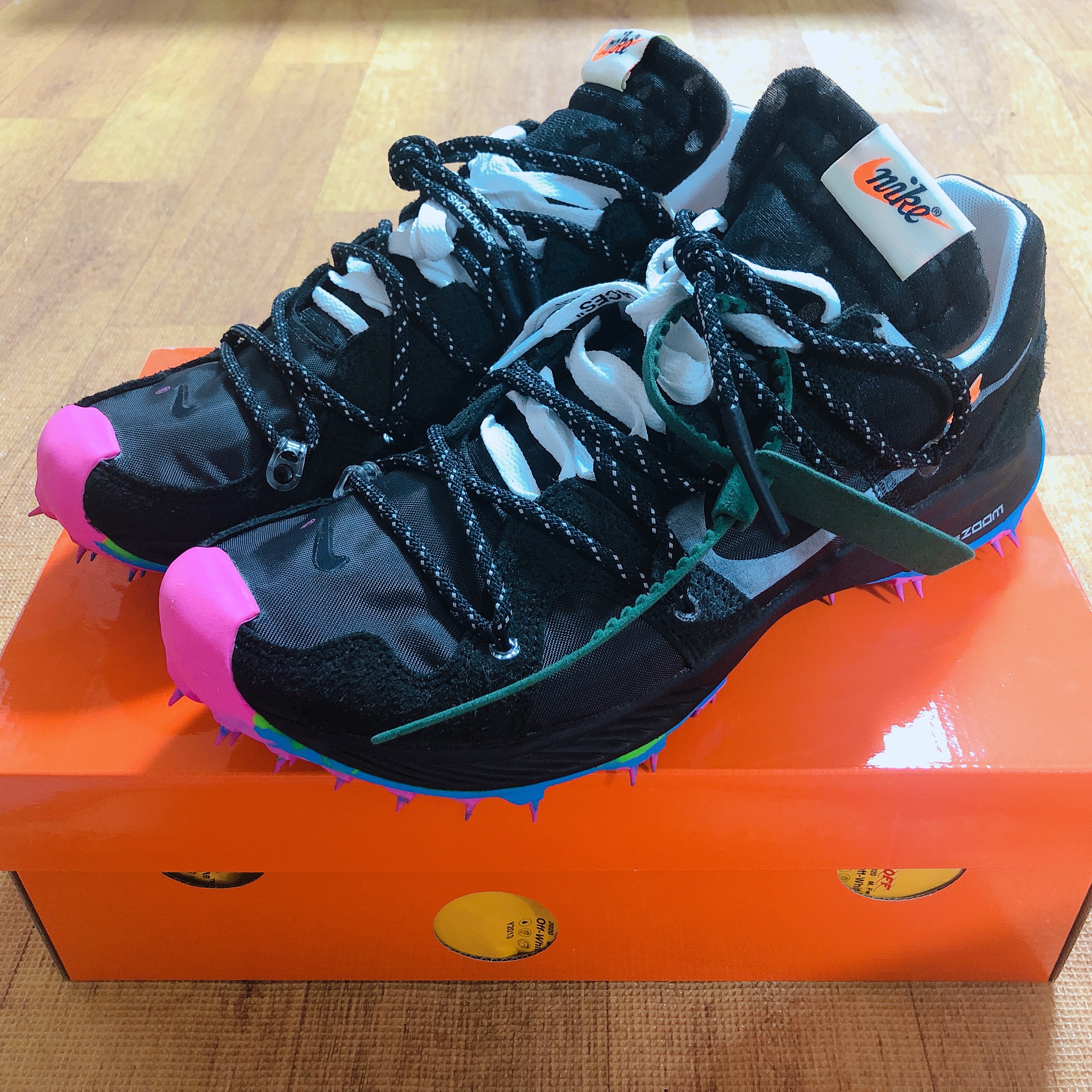 (W) Nike x Off-White Zoom Terra Kiger 5 Black 착용 스타일